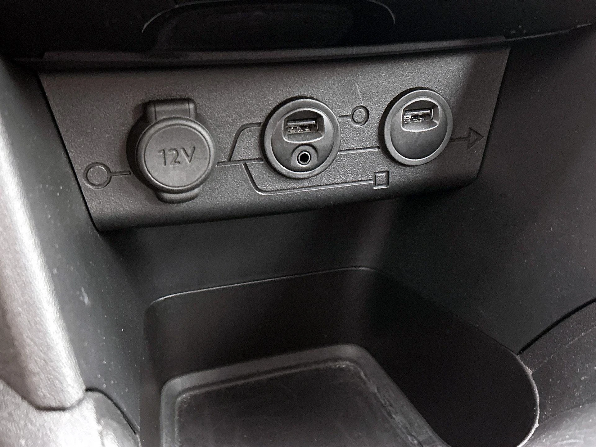 Peugeot-208-image-32