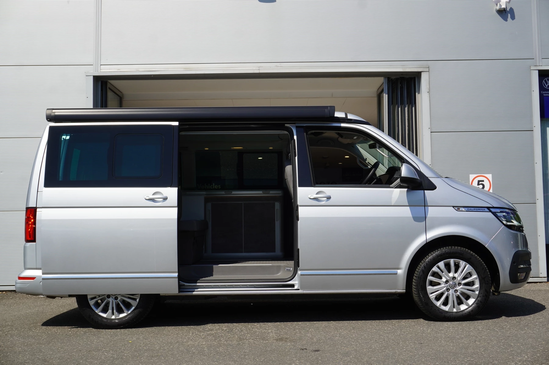 Volkswagen-California-image-29