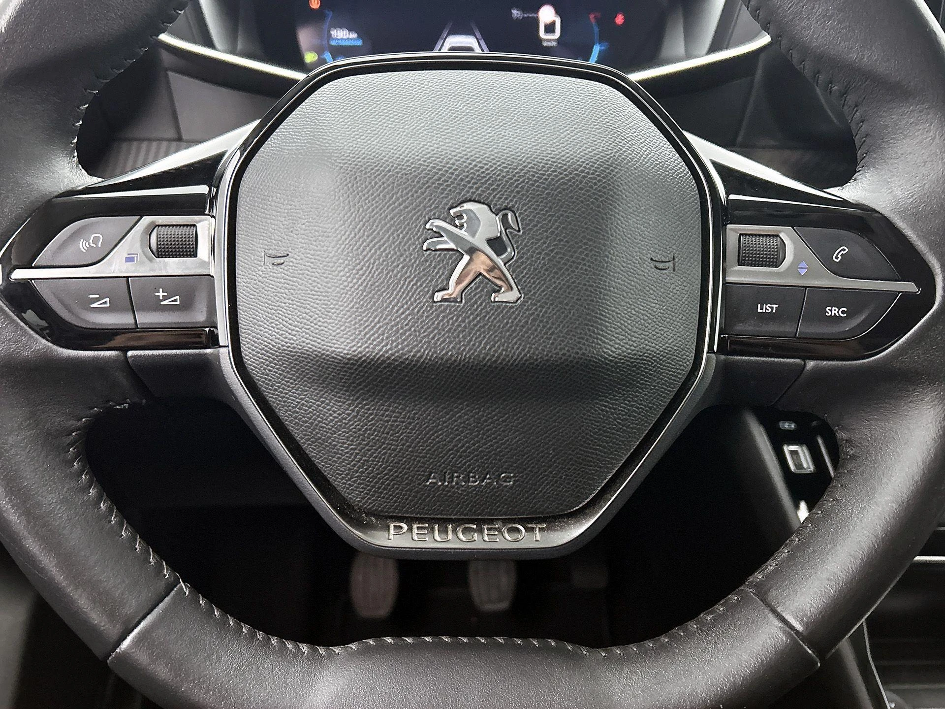 Peugeot-208-image-30