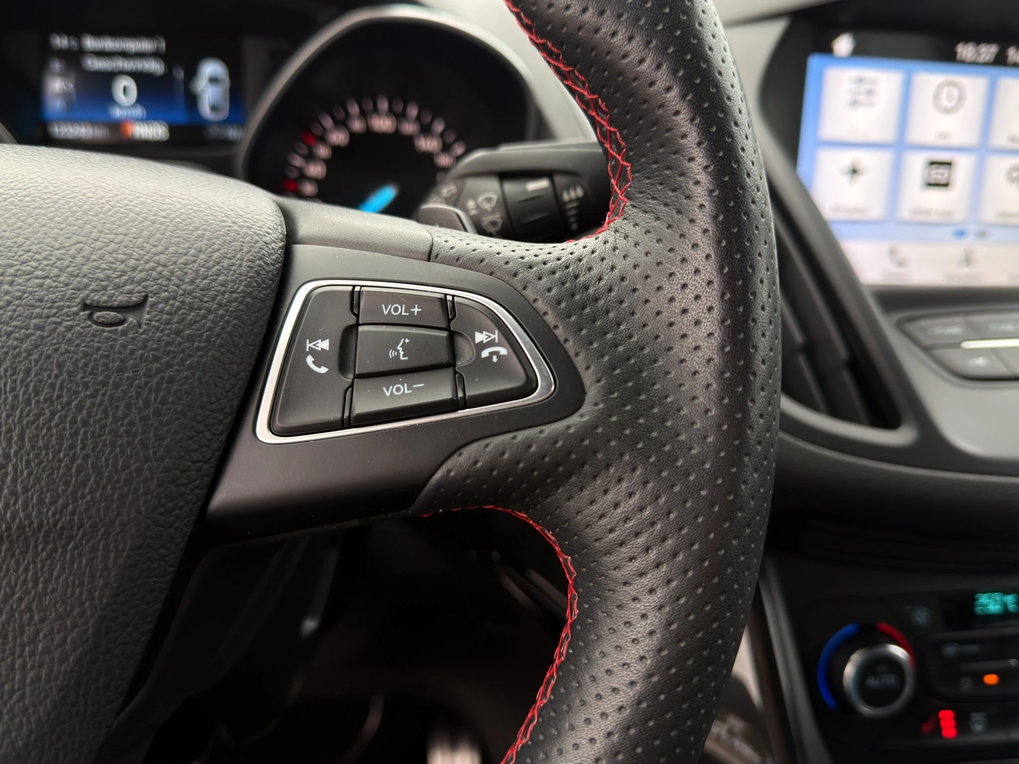 Ford-Kuga-image-19