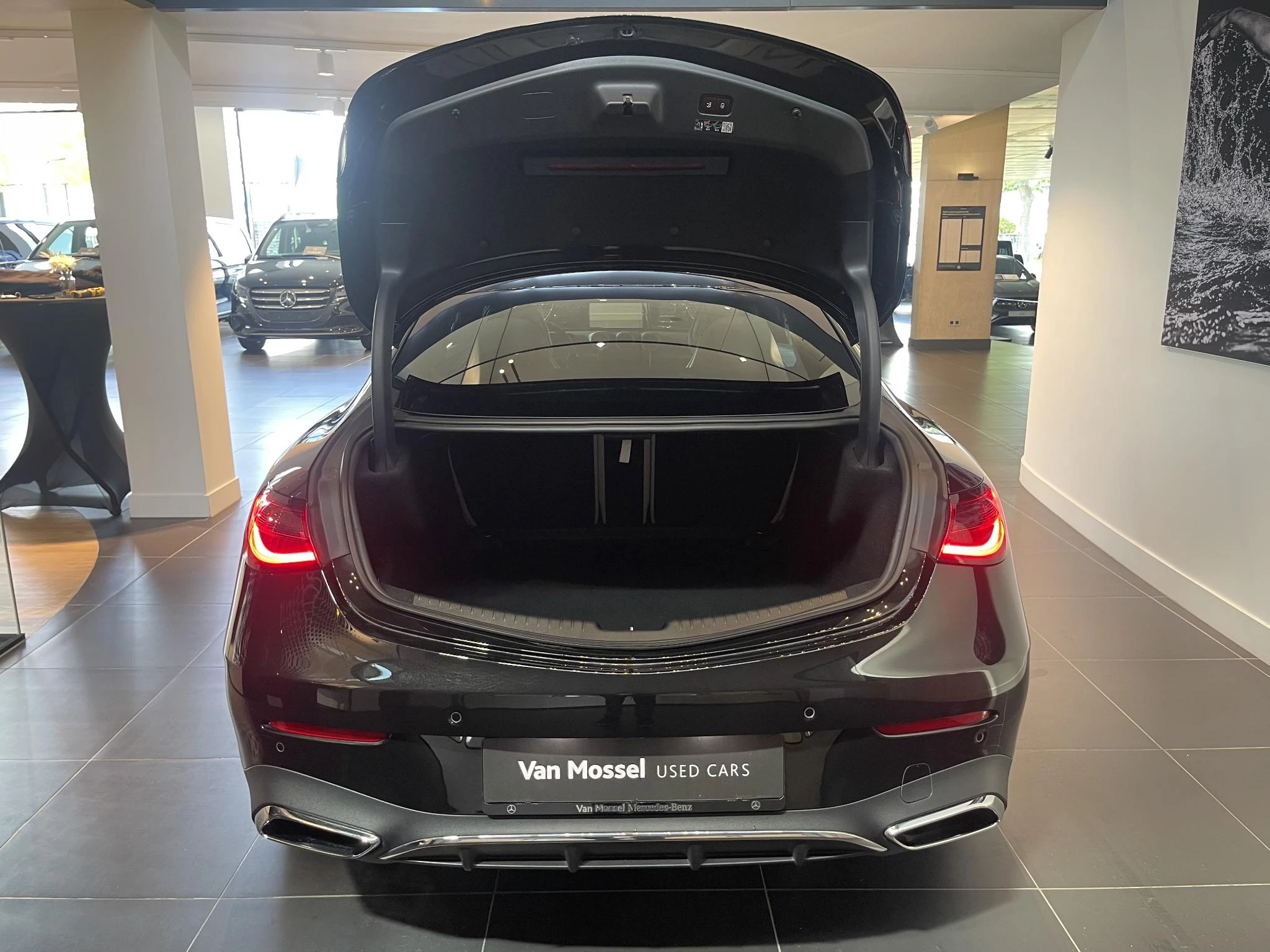 Mercedes-Benz CLE 200 AMG Line Coupé + LEDER + PANO DAK + BURMESTER + SURROUND VIEW +