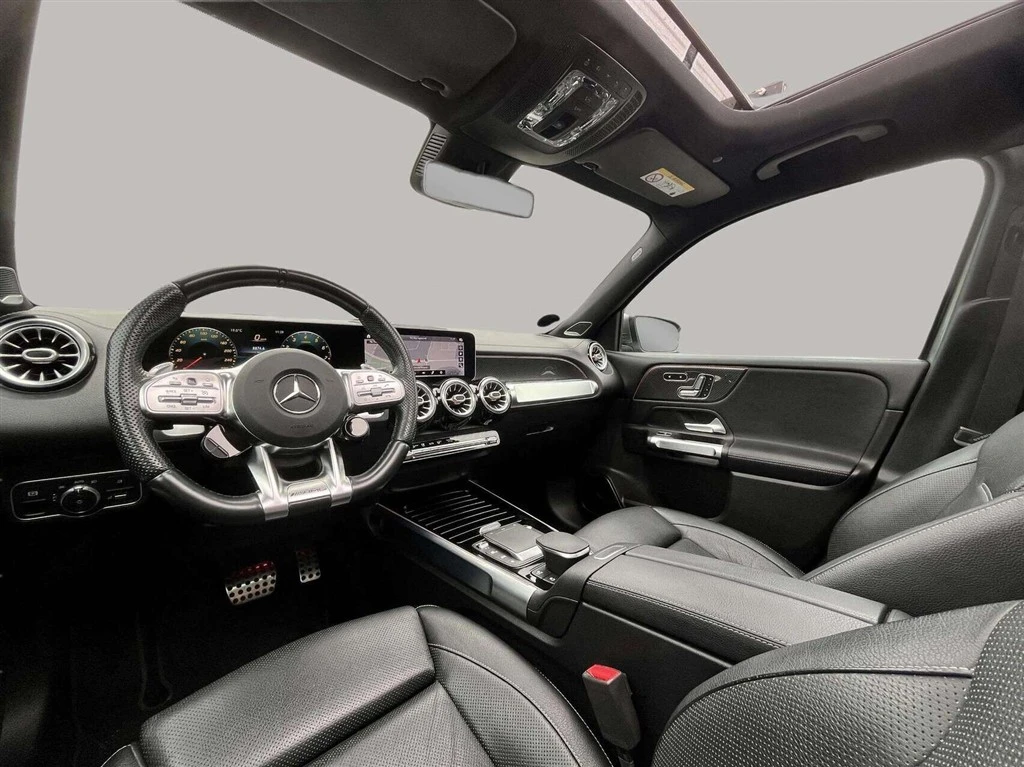 Mercedes-Benz-GLB-image-11