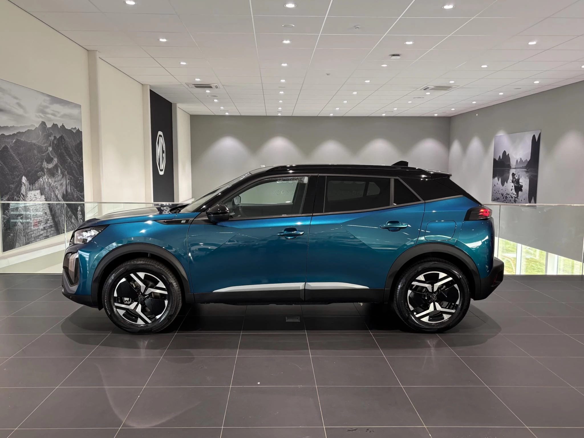 Peugeot-e-2008-image-1