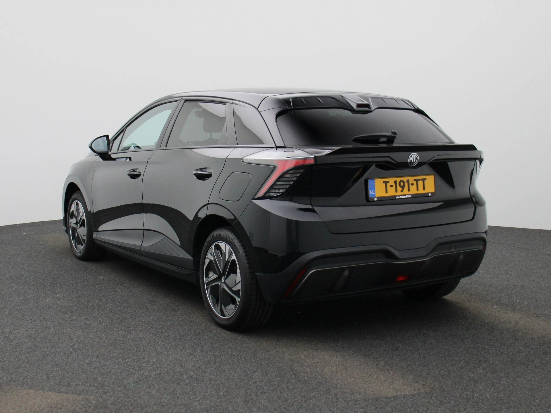 MG-MG4 EV-image-1