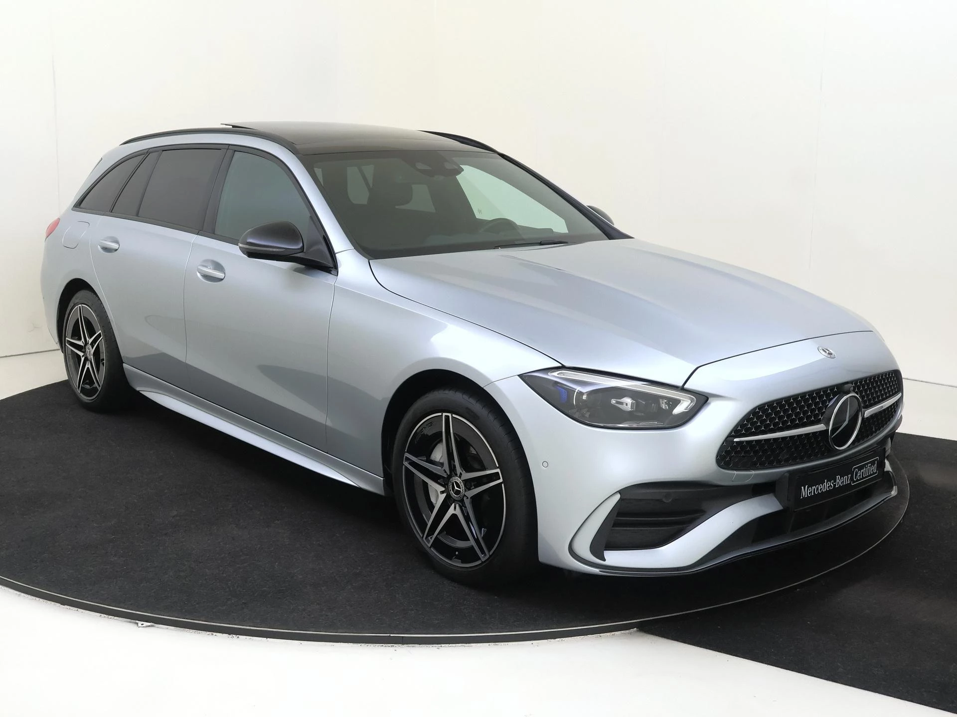 Mercedes-Benz-C-Klasse-image-1