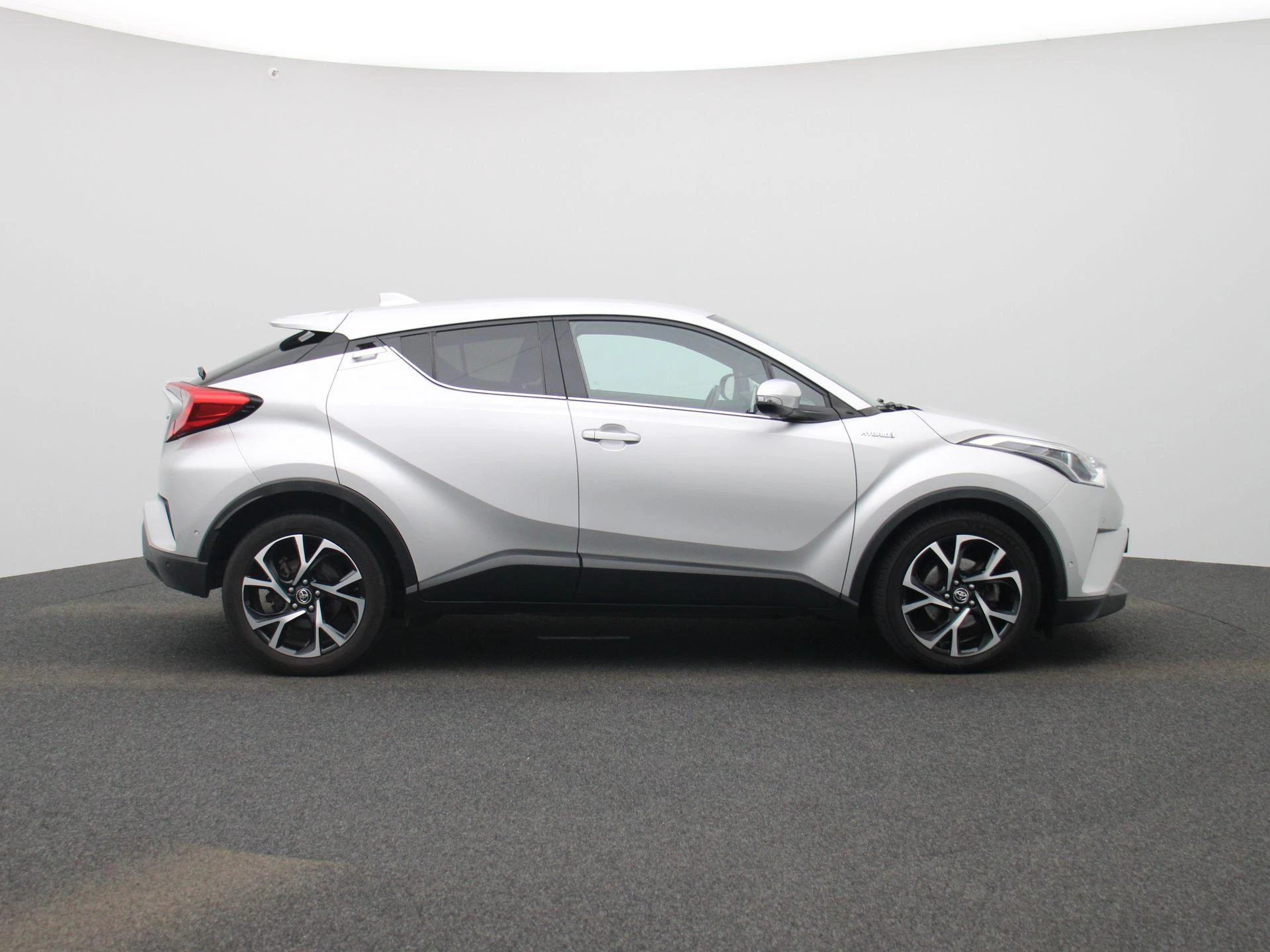 Toyota-C-HR-image-5