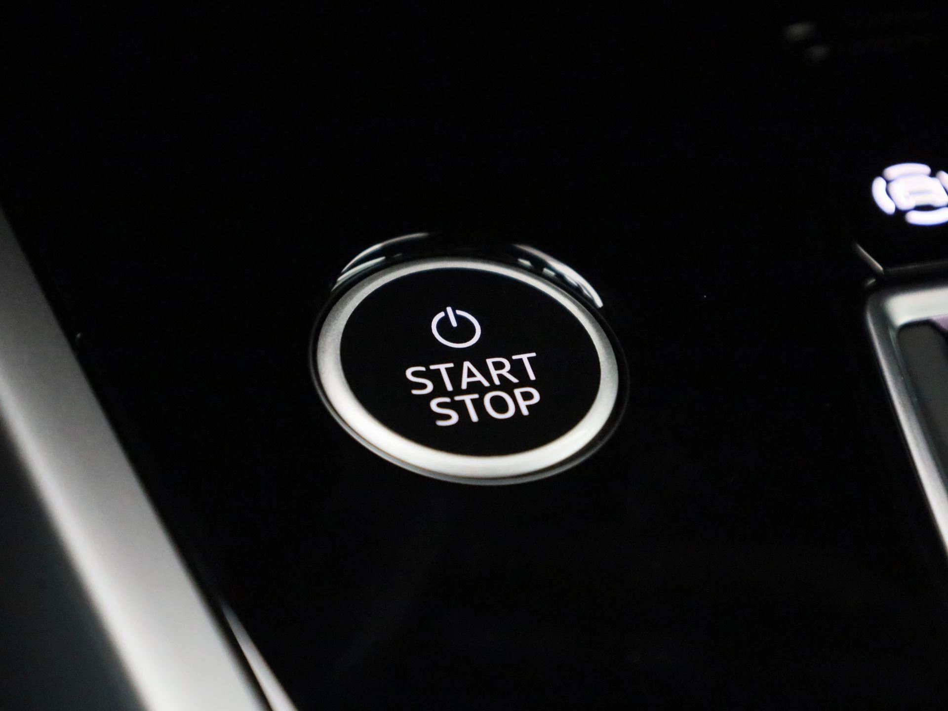 Audi-Q4 e-tron-image-27