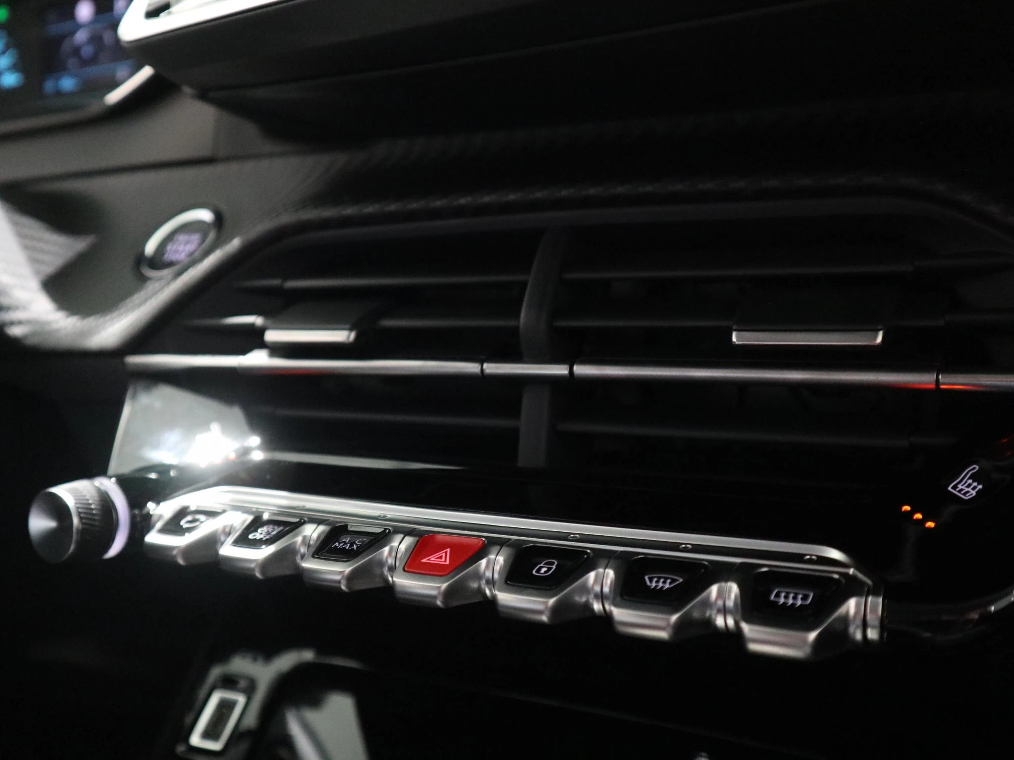 Peugeot-208-image-16