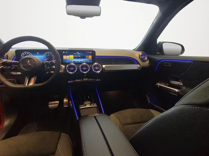 Mercedes-Benz-GLB-image-16