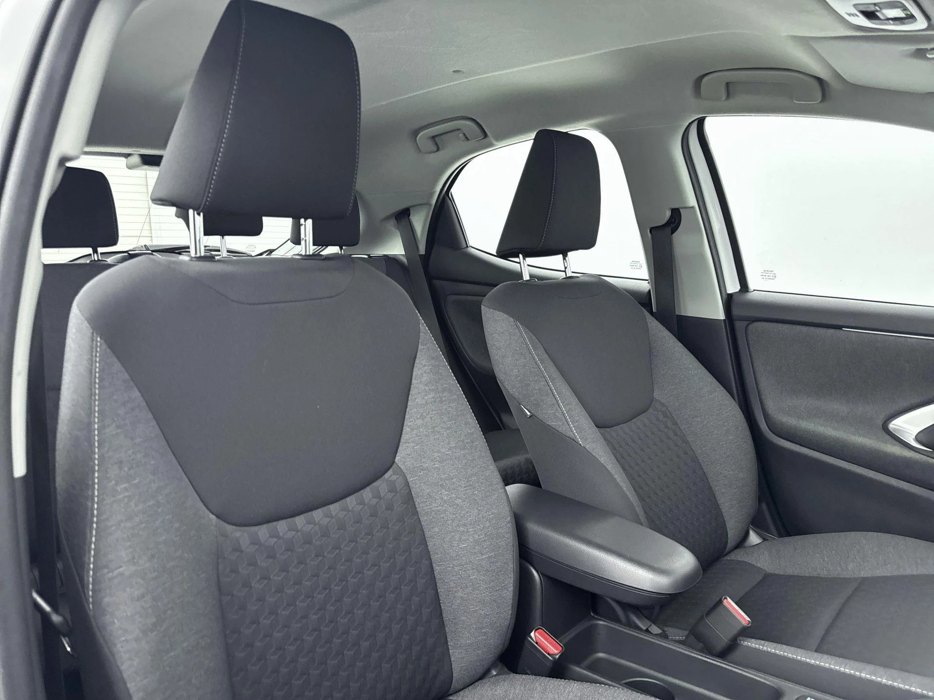 Toyota-Yaris-image-23