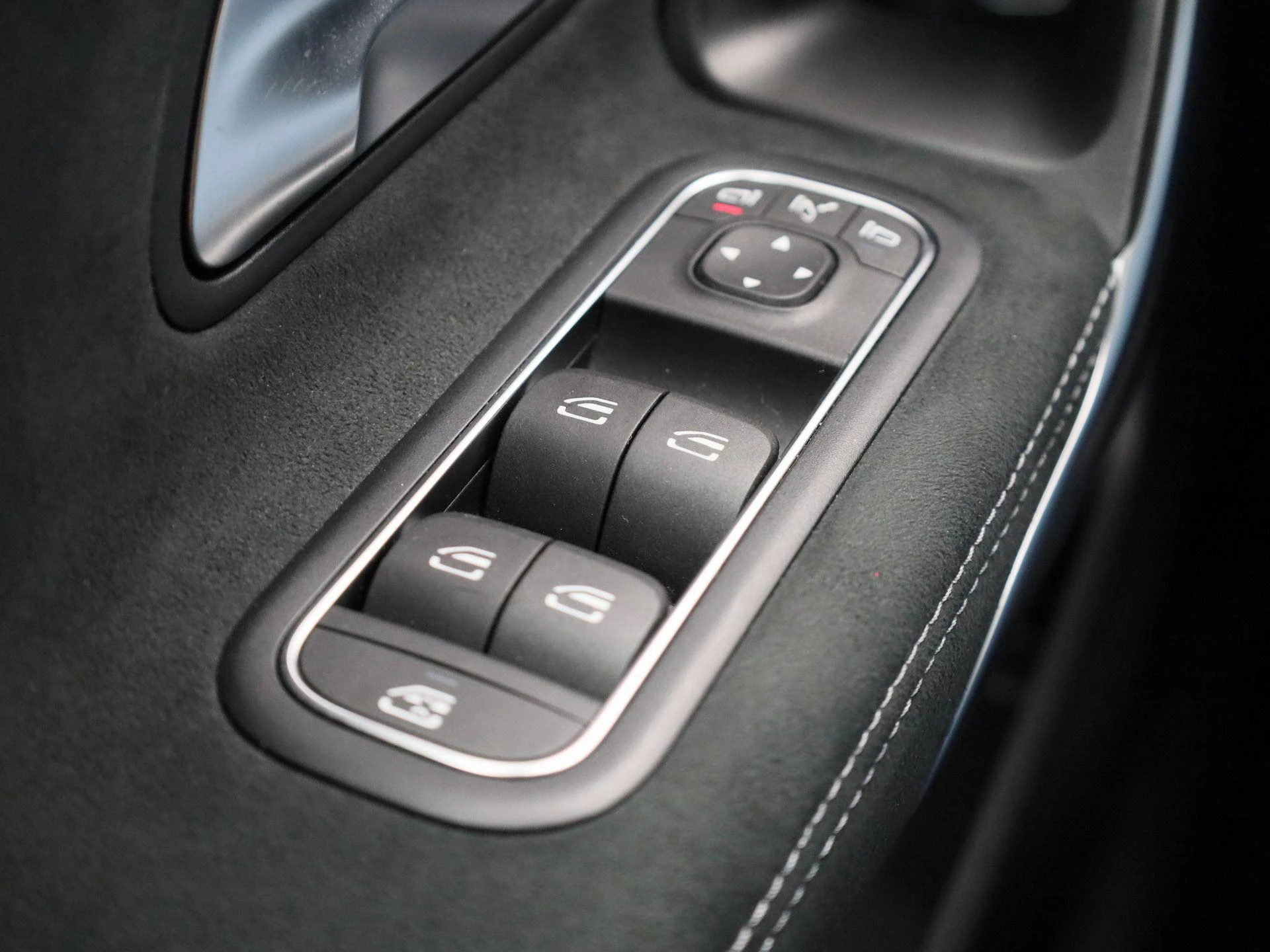 Mercedes-Benz-CLA-image-34