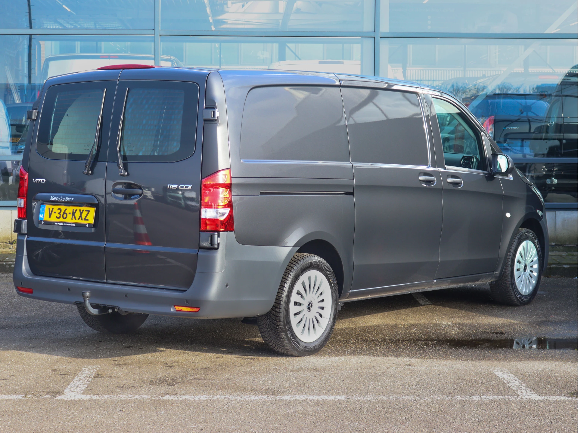 Mercedes-Benz-Vito-image-1