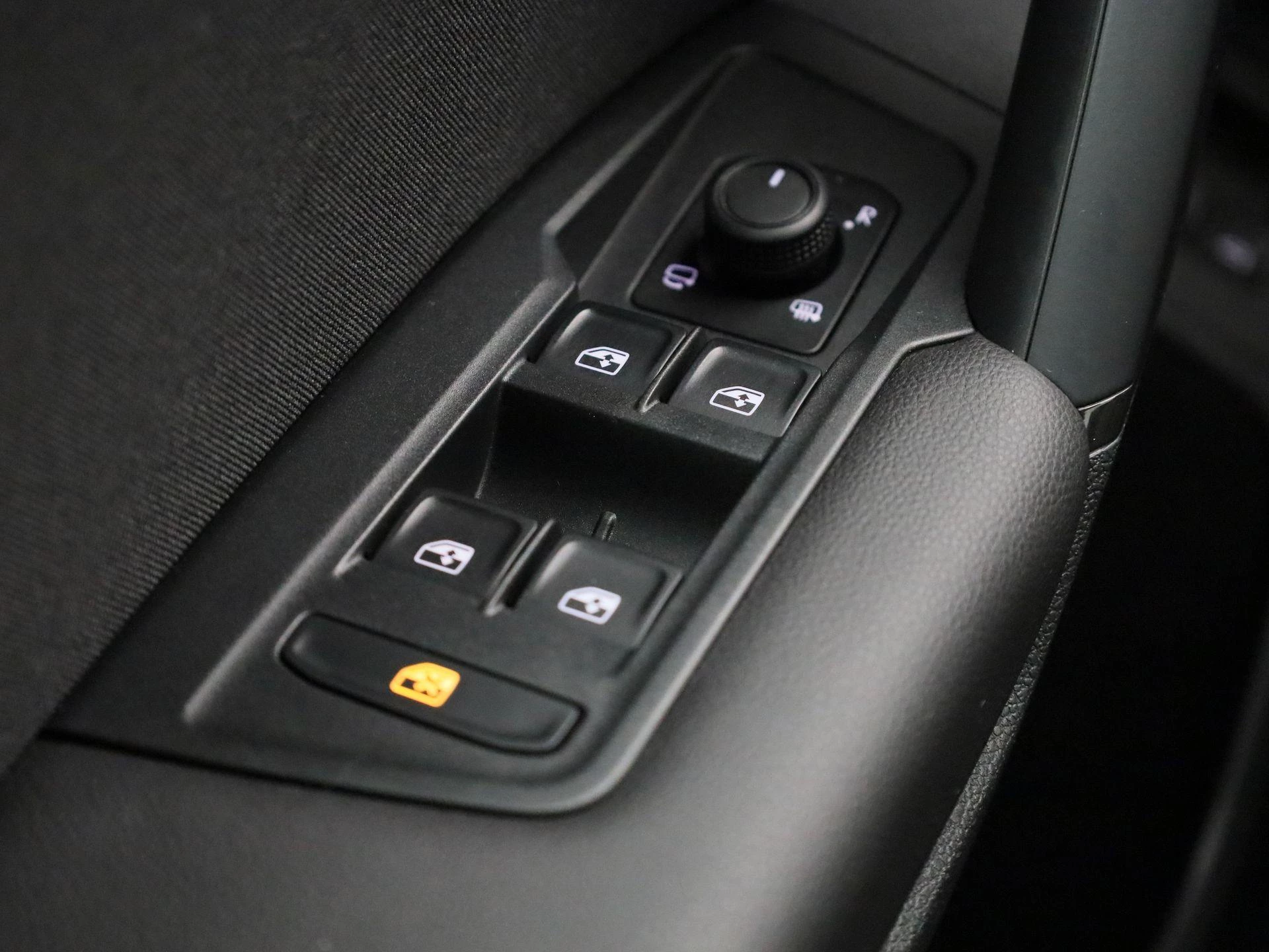 Volkswagen-Tiguan-image-29