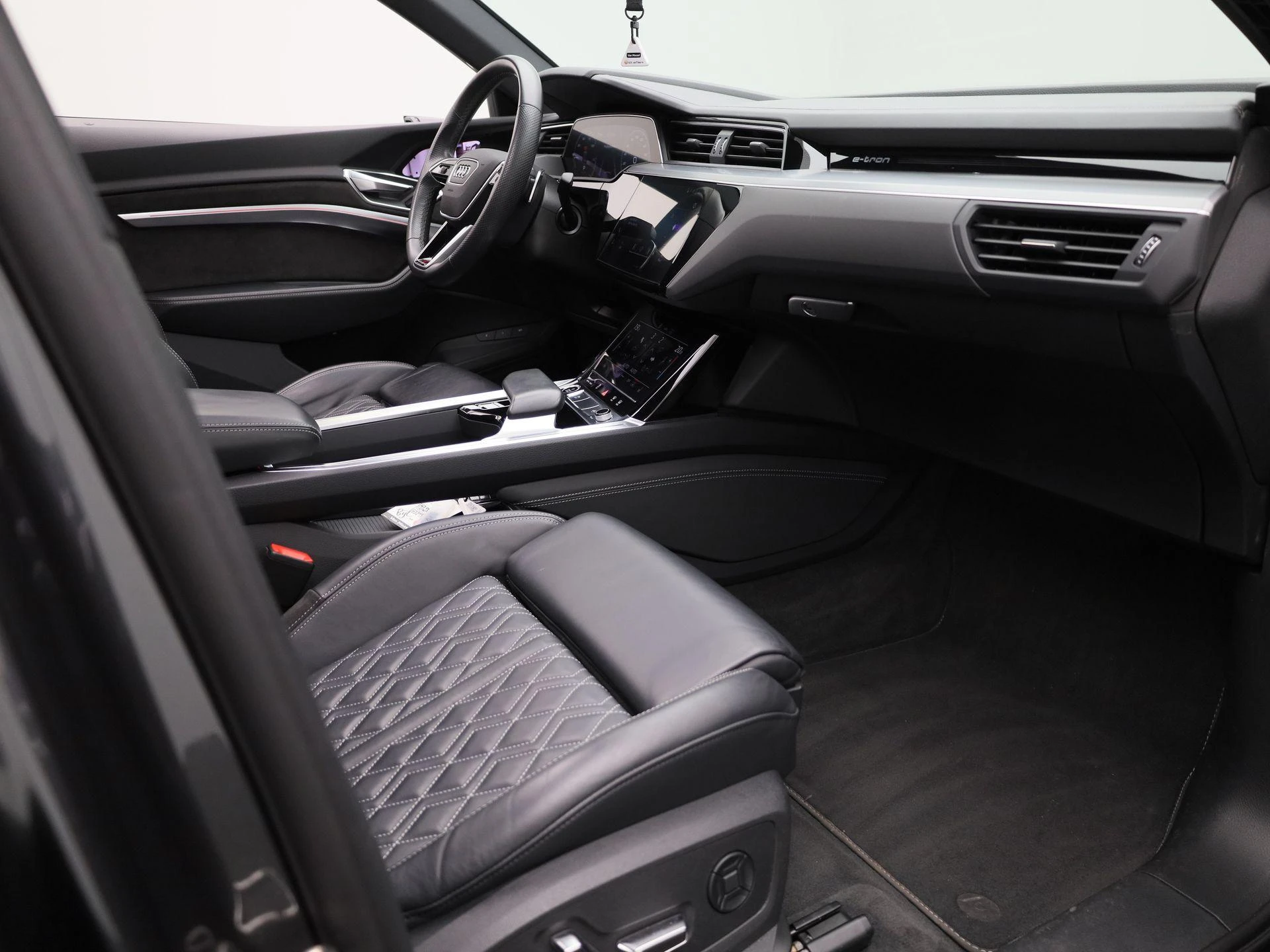 Audi-e-tron-image-41