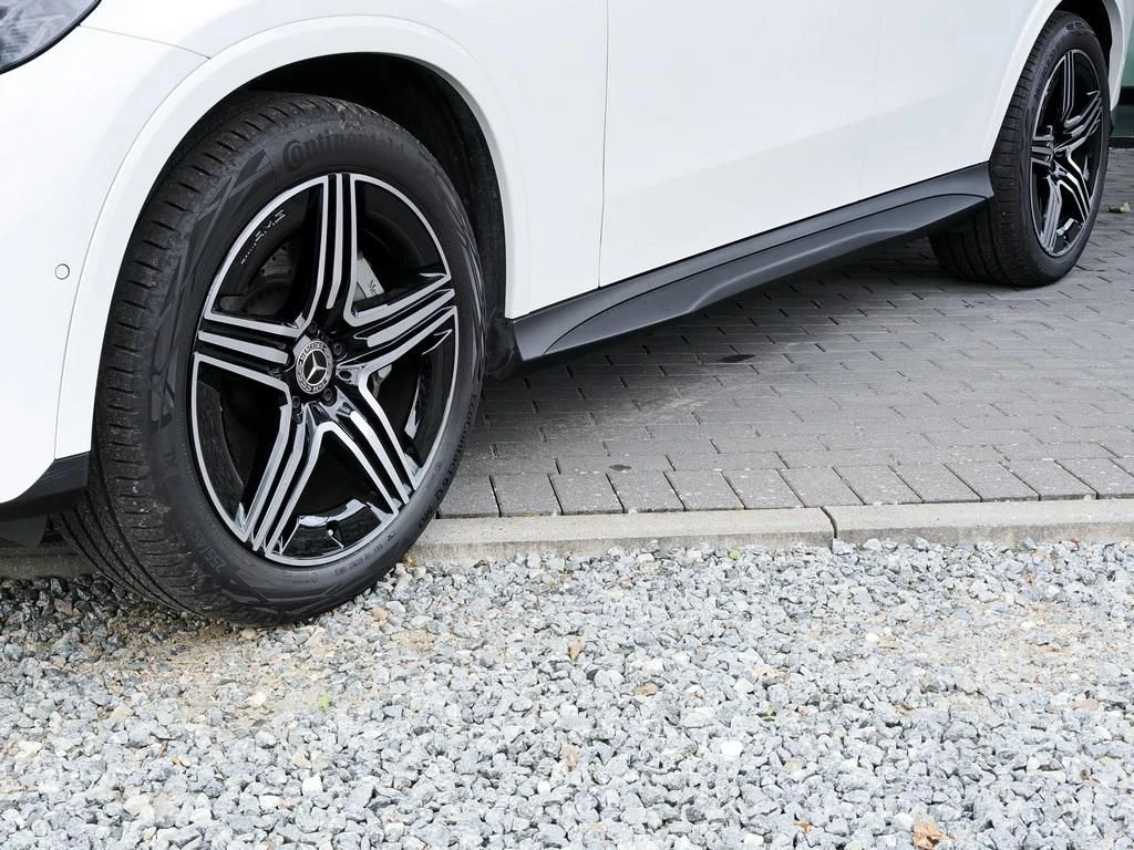 Mercedes-Benz-GLC 220 d-image-6