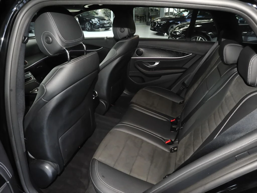 Mercedes-Benz-E-Klasse 220-image-13