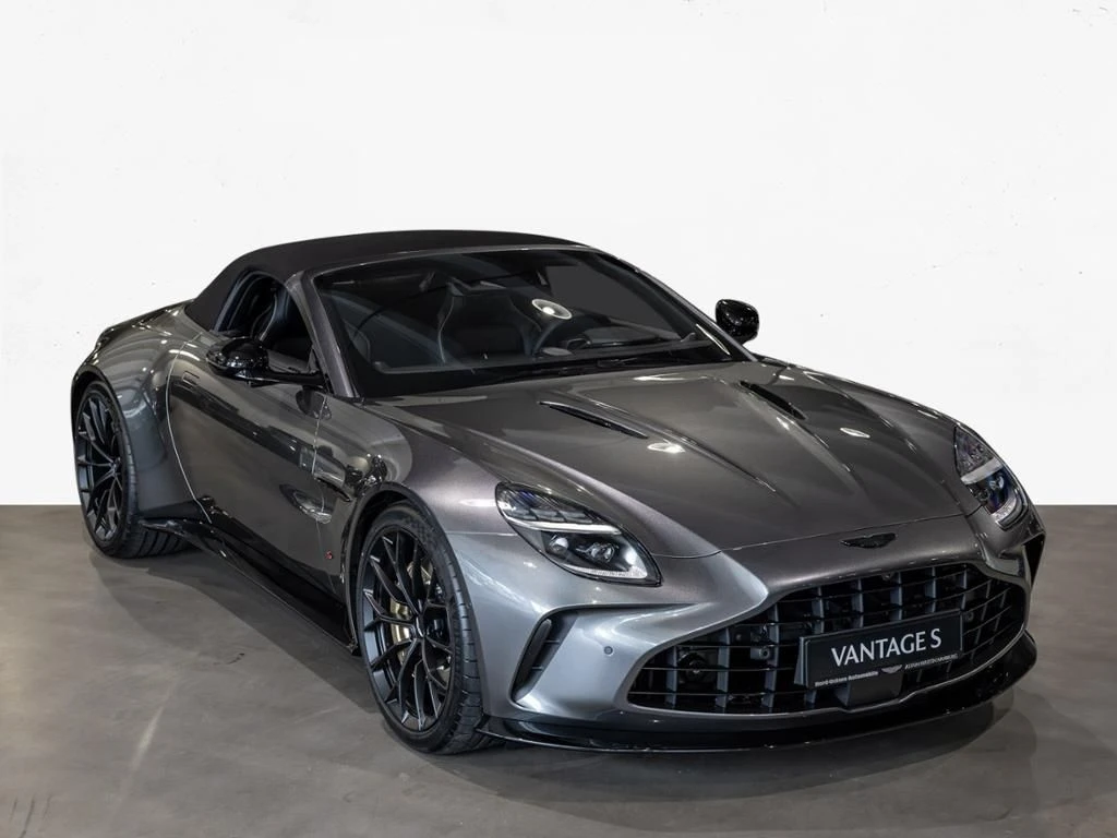 Aston Martin-V8 Vantage-image-12