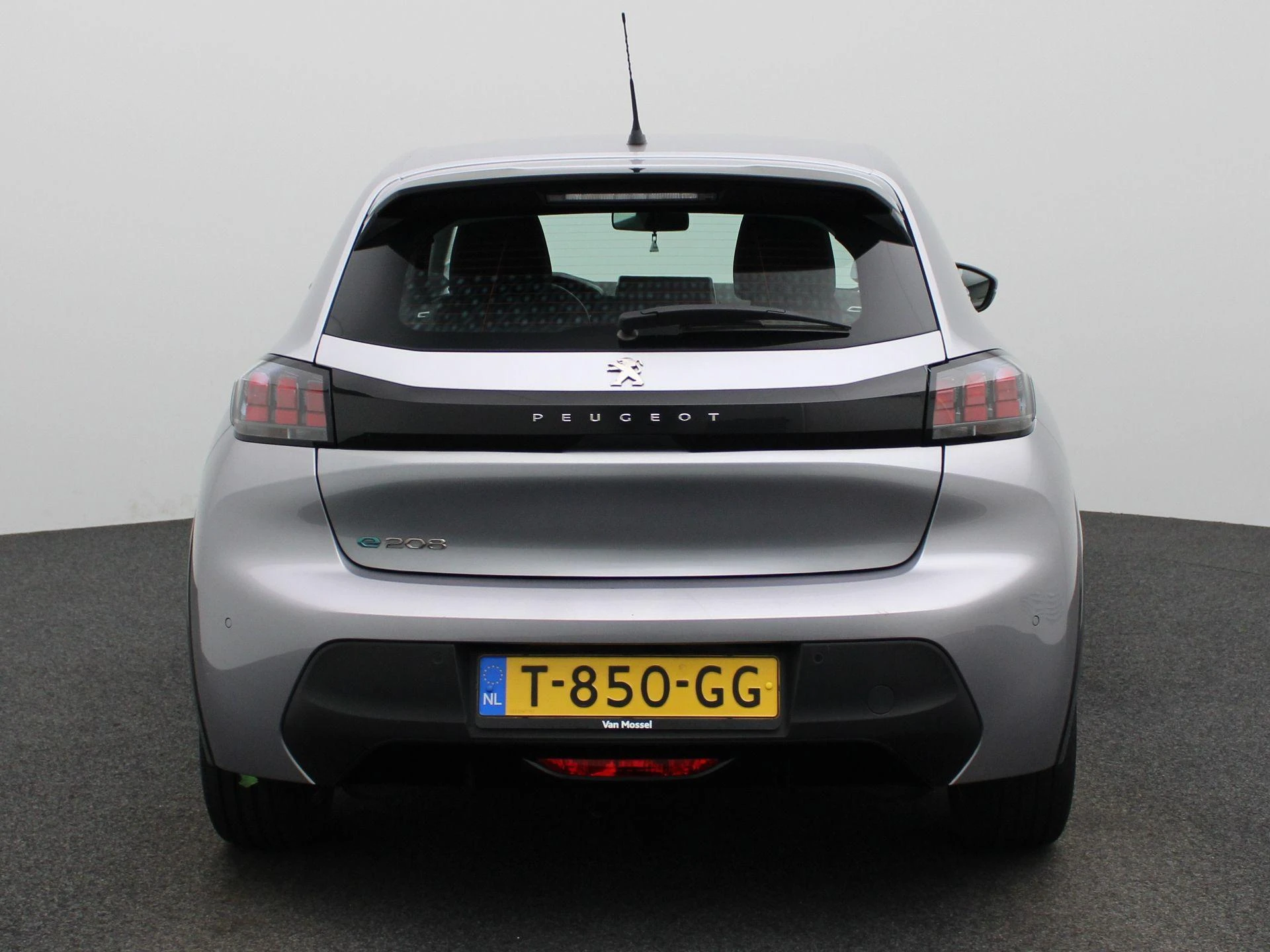 Peugeot-e-208-image-4