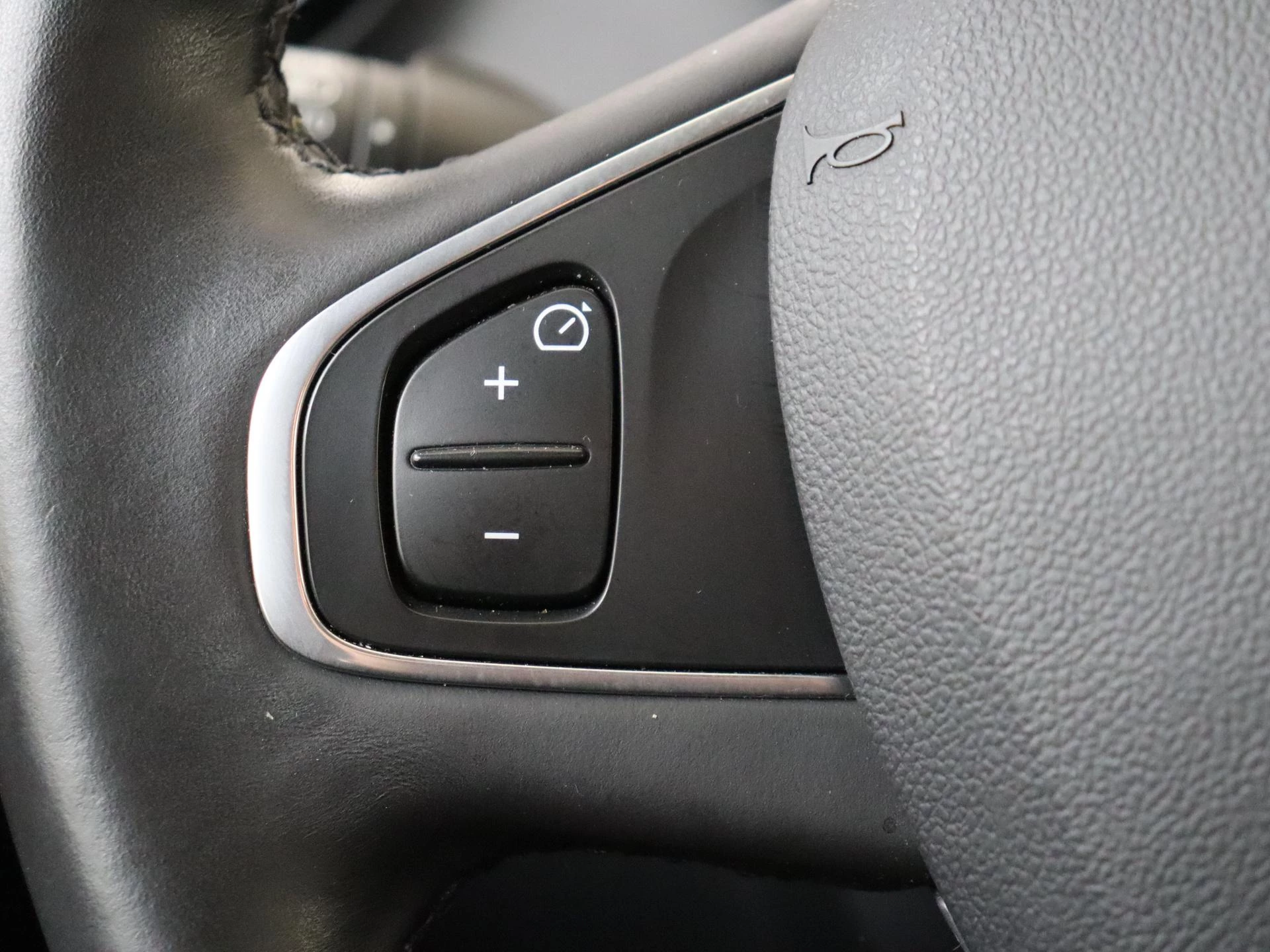 Renault-Captur-image-12