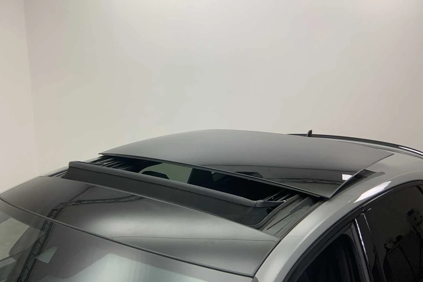 Audi-RSQ3-image-12