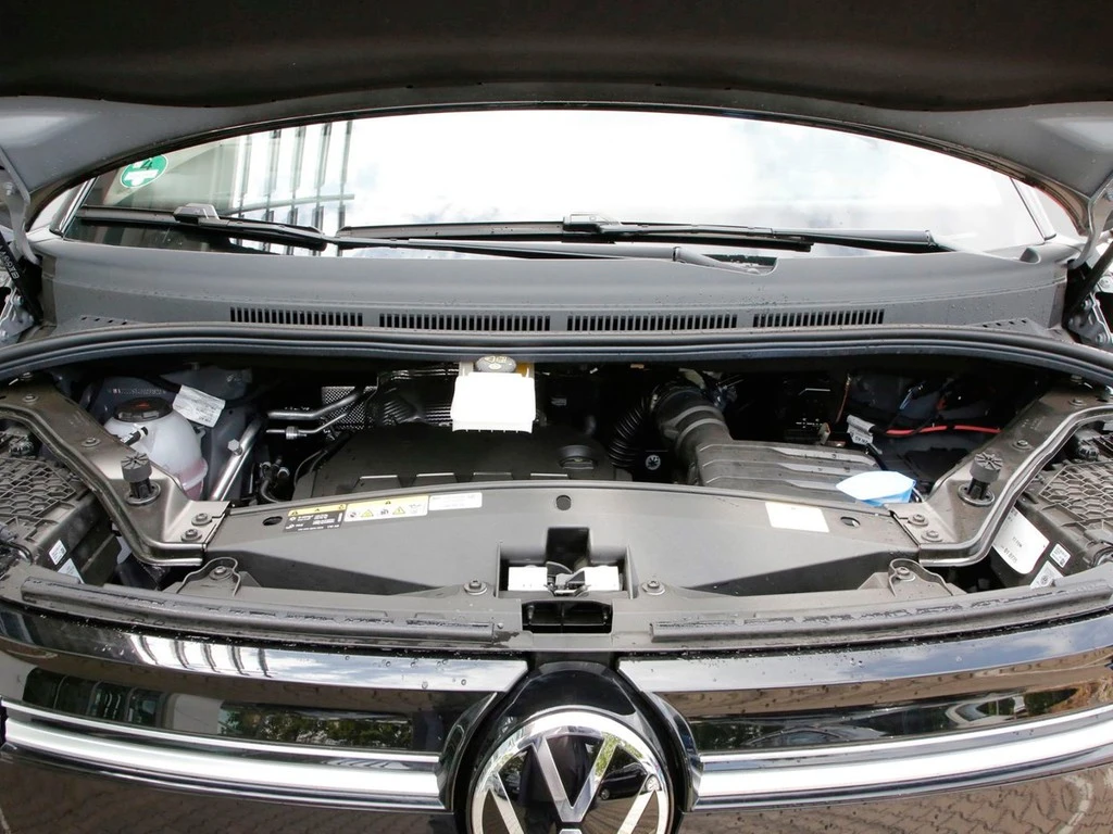 Volkswagen-Multivan-image-6