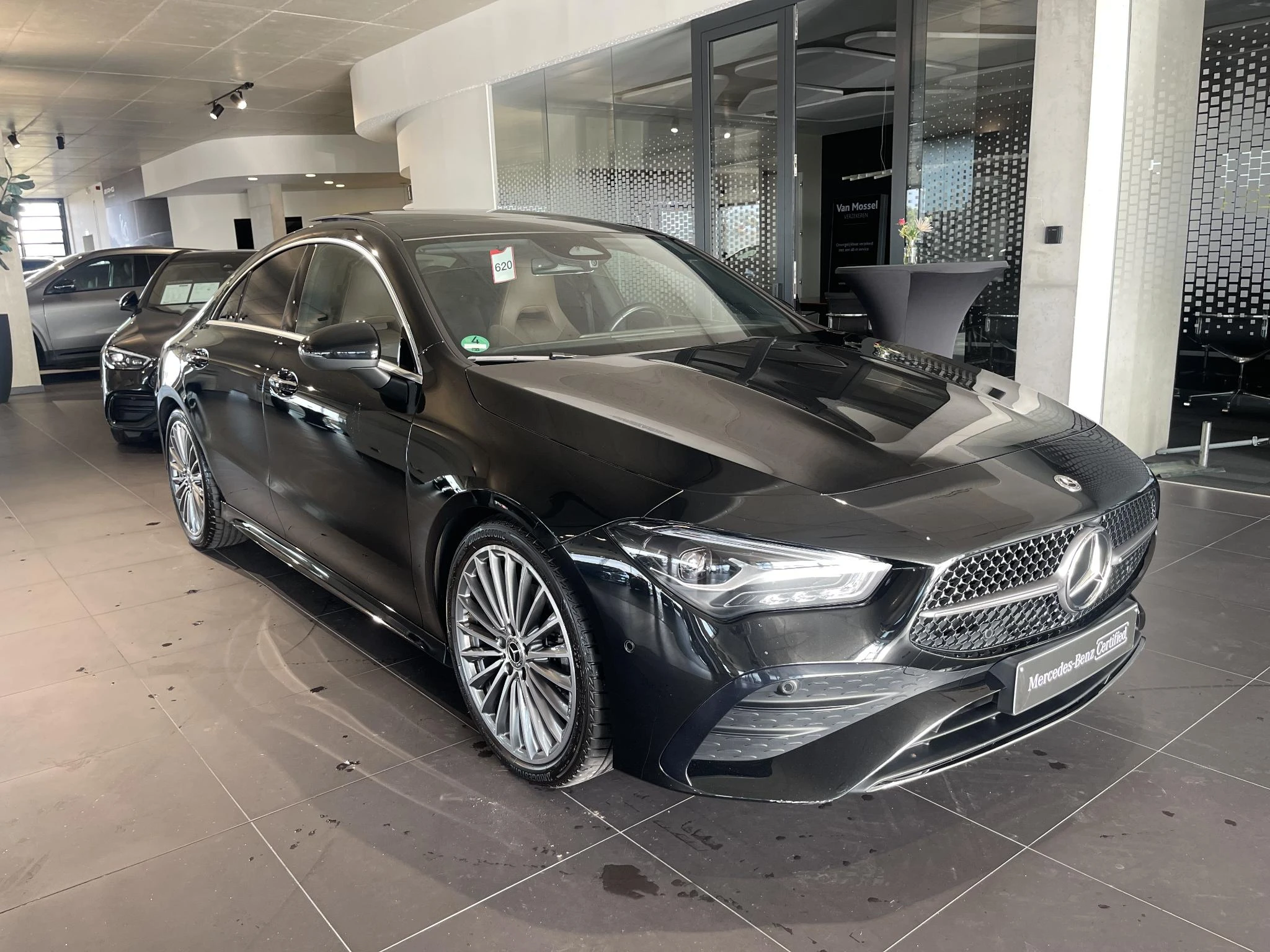 Mercedes-Benz-CLA-image-2