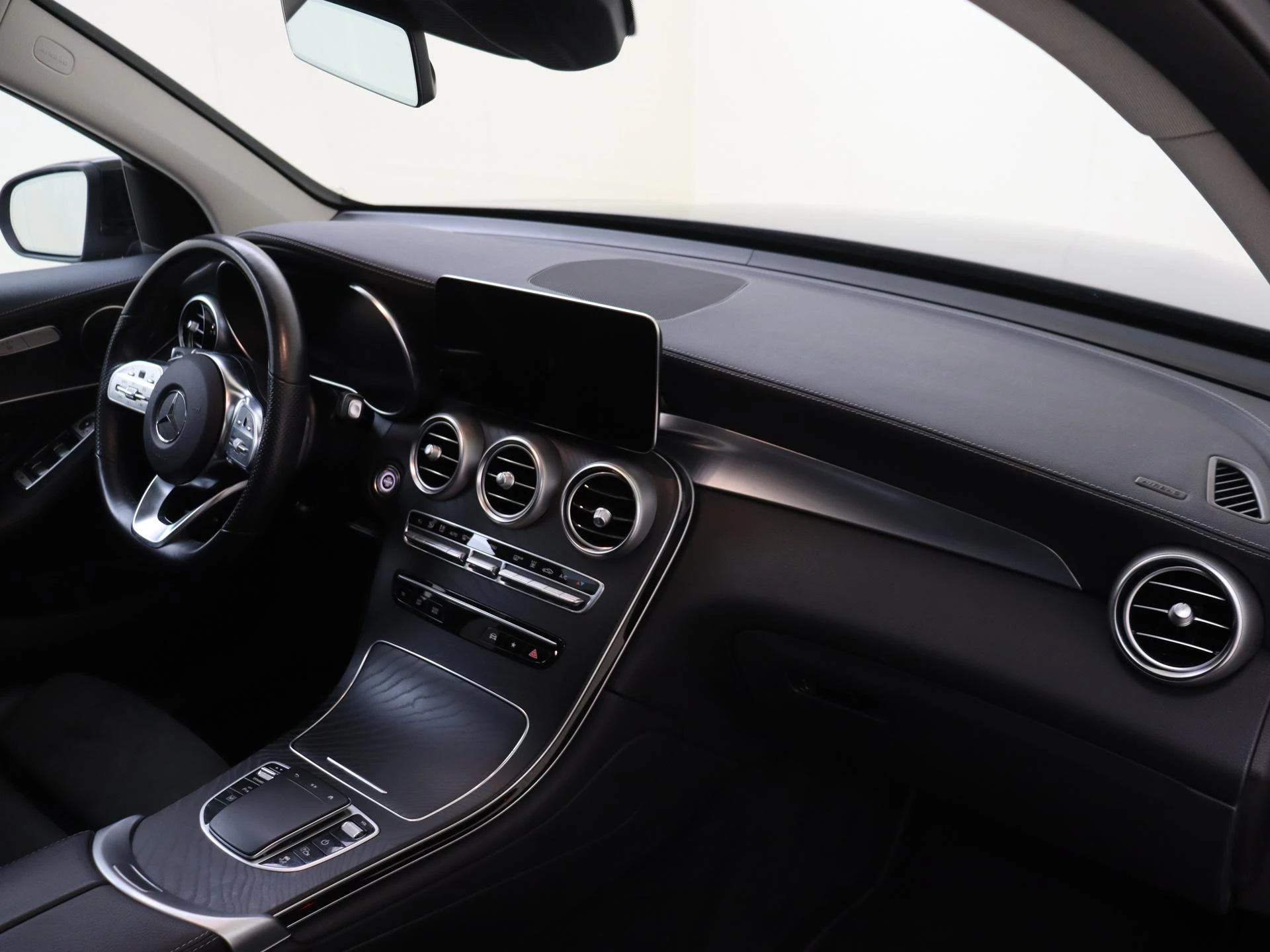 Mercedes-Benz GLC 300e 4MATIC Premium Plus