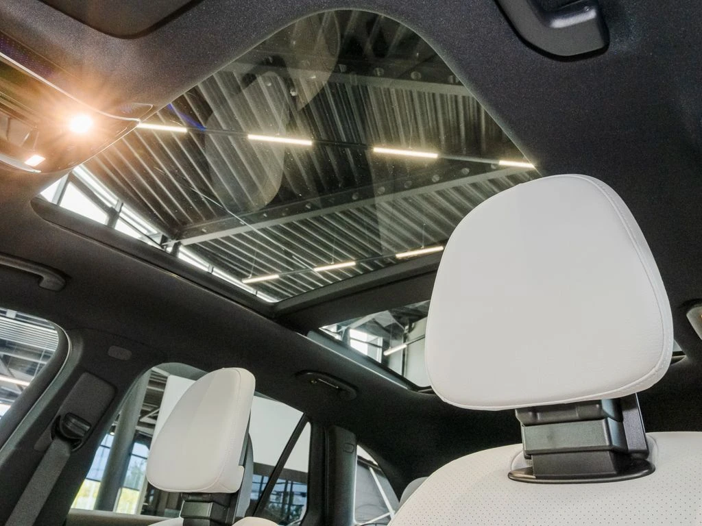Mercedes-Benz-GLC 300 de-image-14
