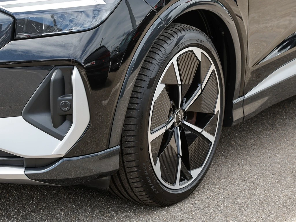 Audi-Q4 e-tron-image-21