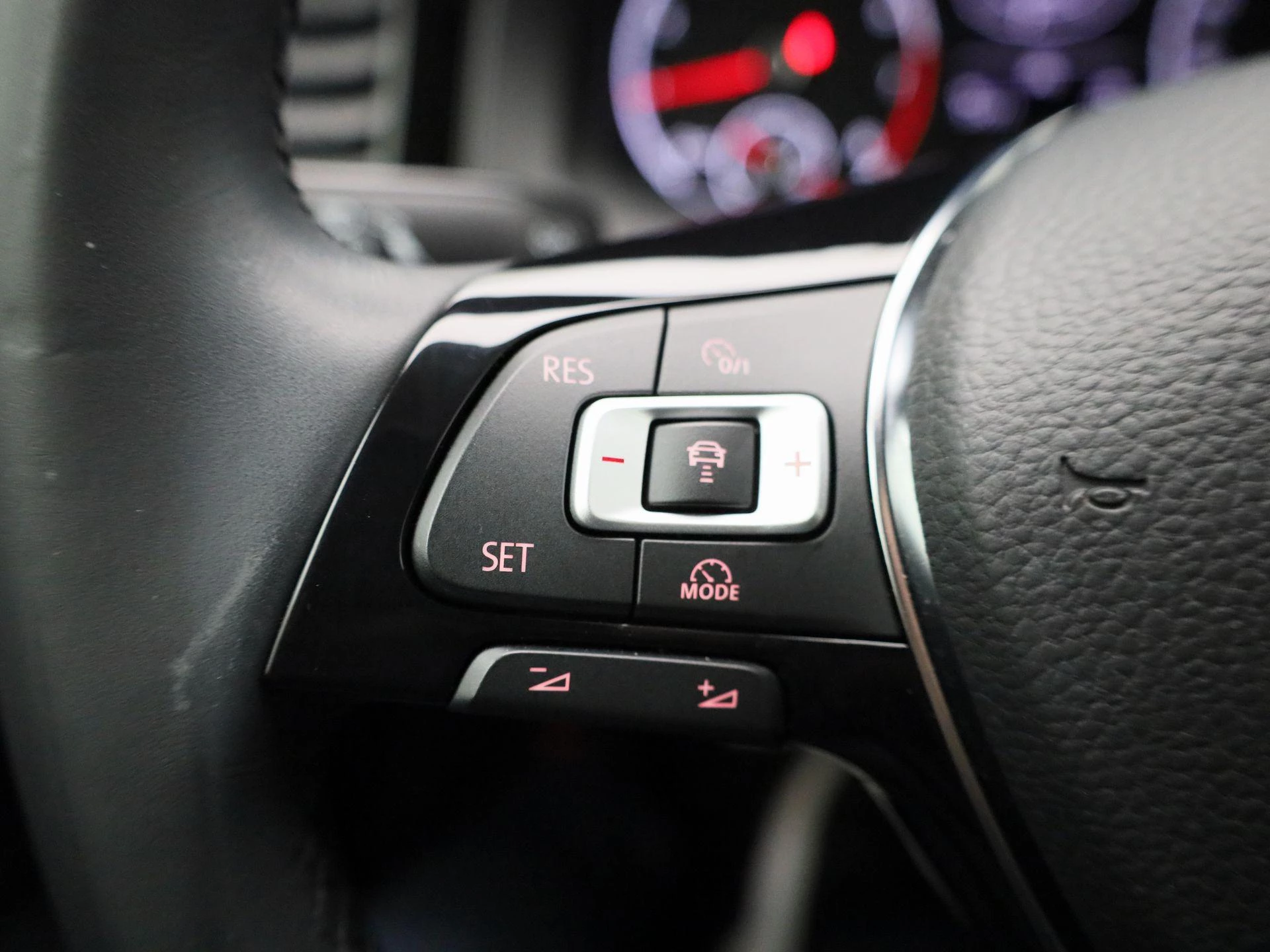 Volkswagen-Polo-image-19