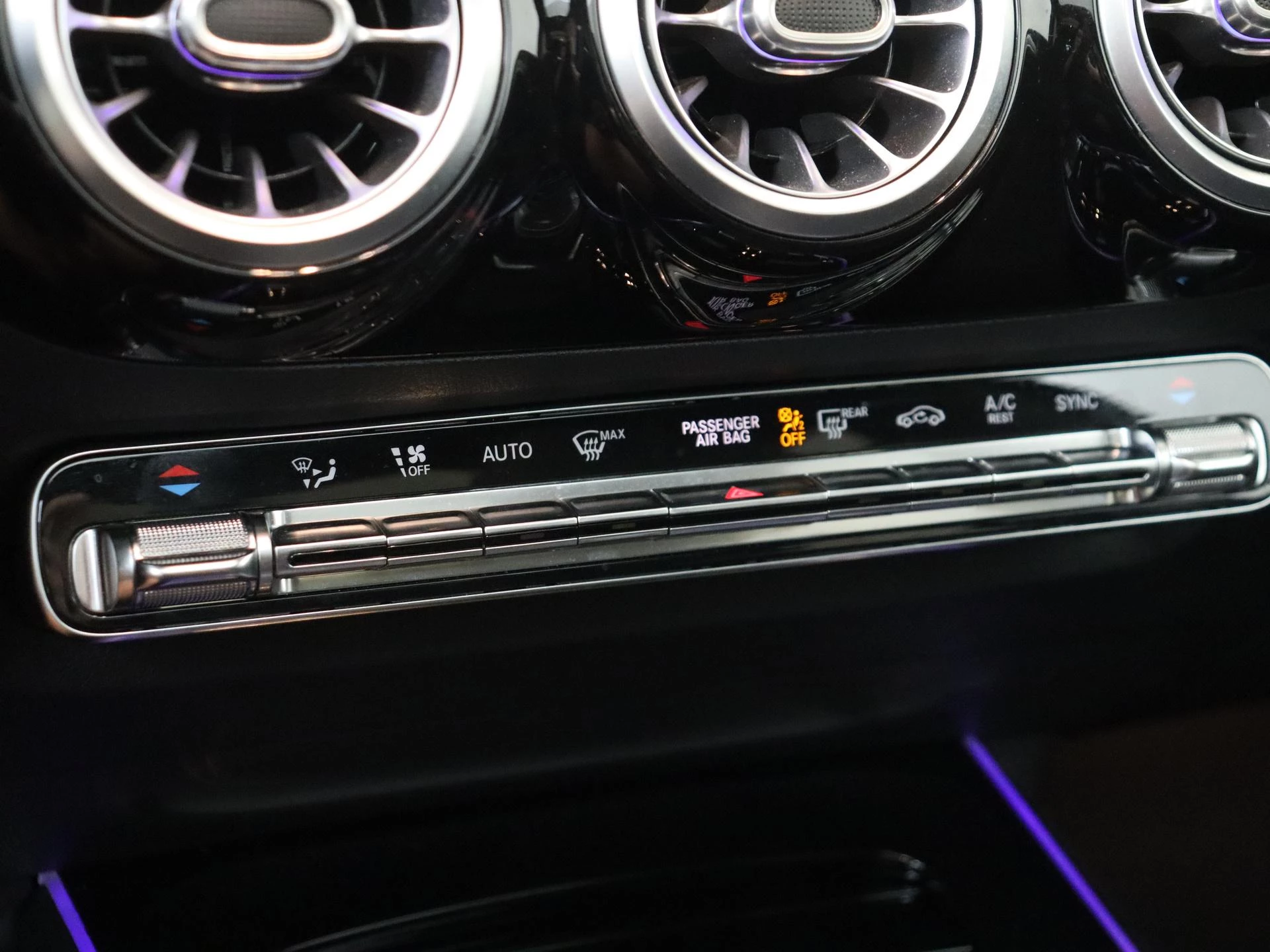 Mercedes-Benz-B-Klasse-image-19