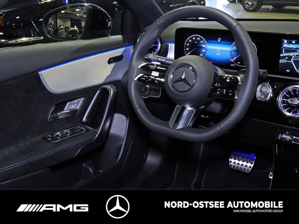 Mercedes-Benz A-Klasse 180 SPECIAL EDITION AMG ADVANCED+ KAM PANO SHZ AMG Line