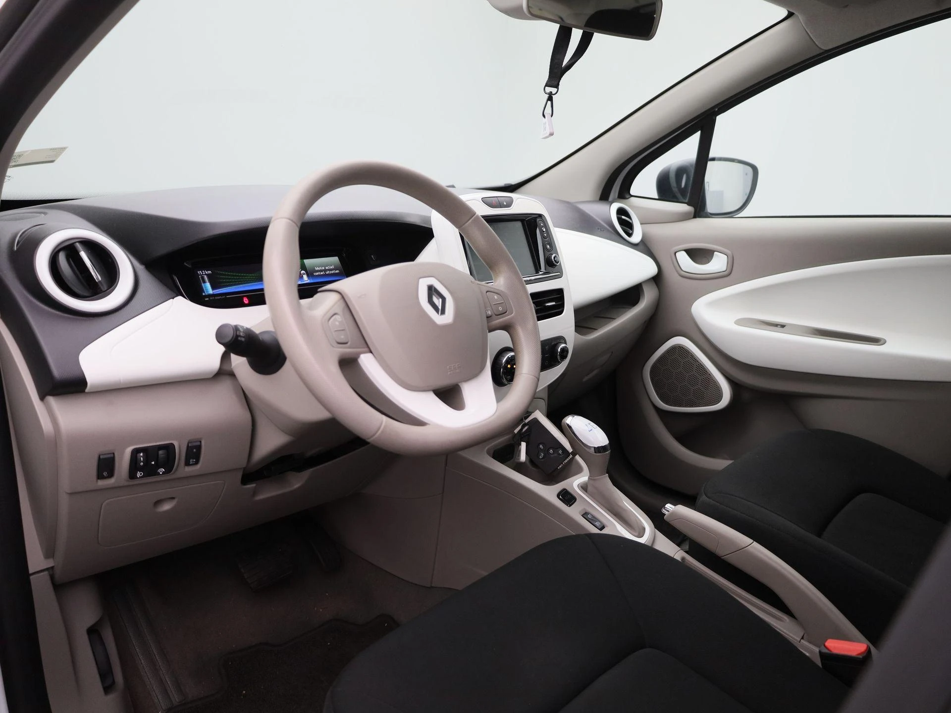 Renault-ZOE-image-27