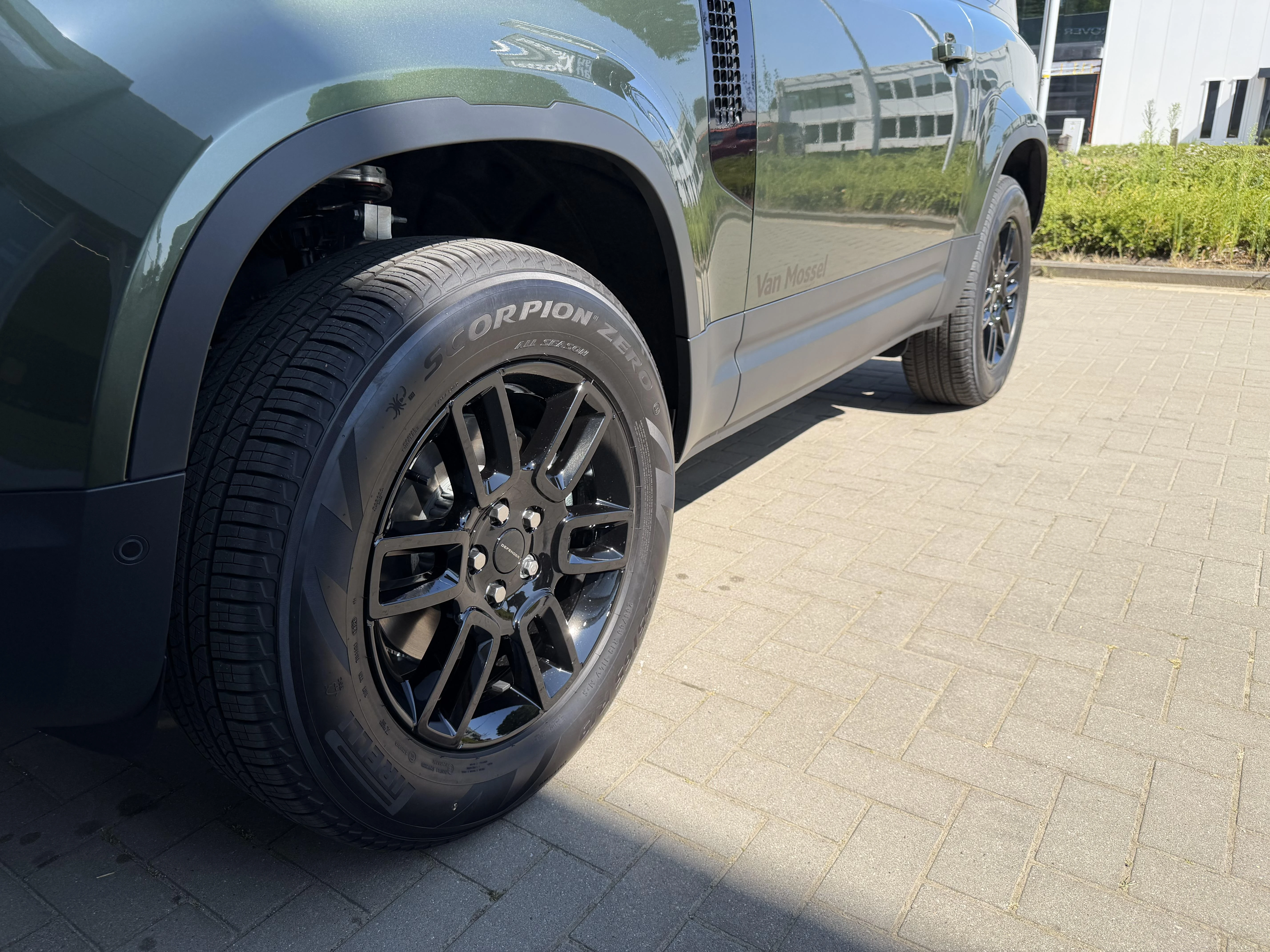 Land Rover Defender 90 D250 S
