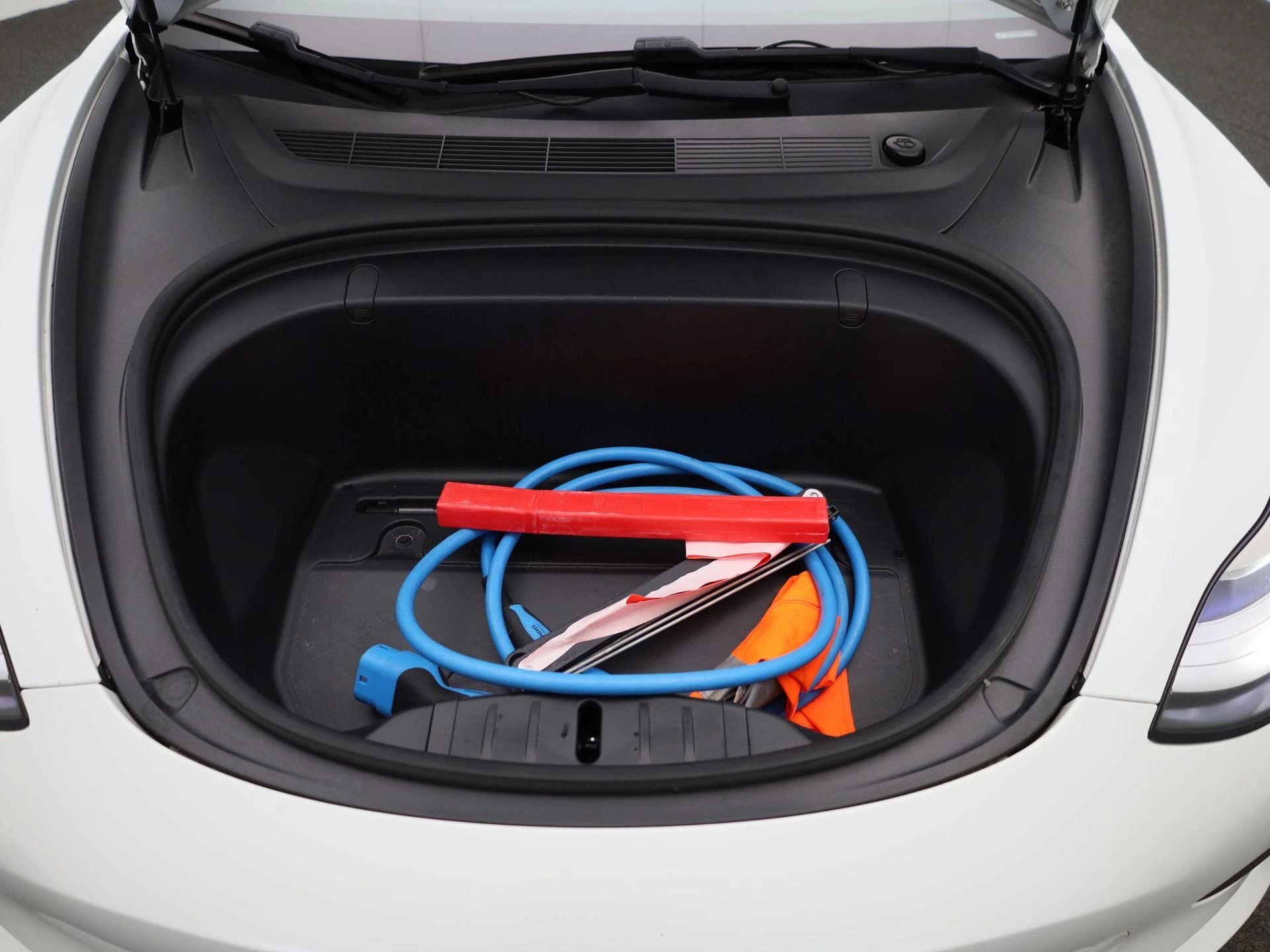 Tesla-Model 3-image-37