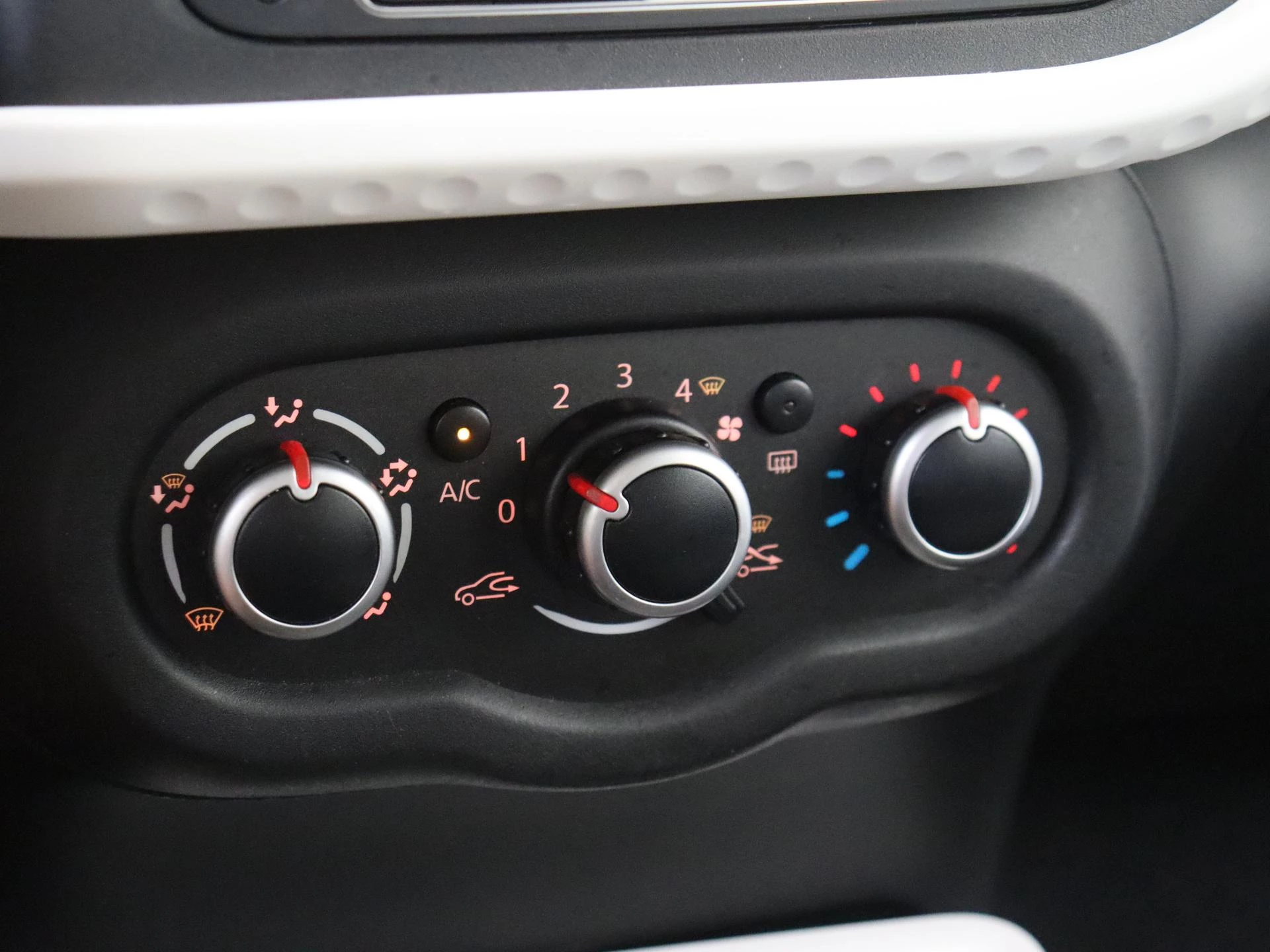 Renault-Twingo-image-17