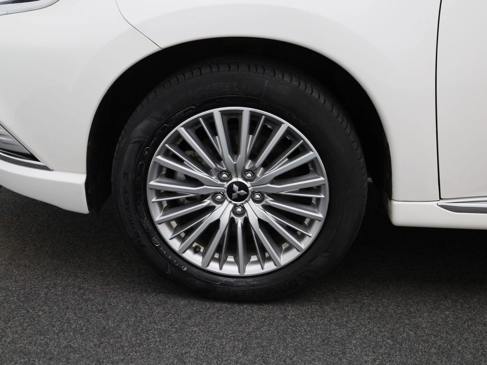 Mitsubishi-Outlander-image-11