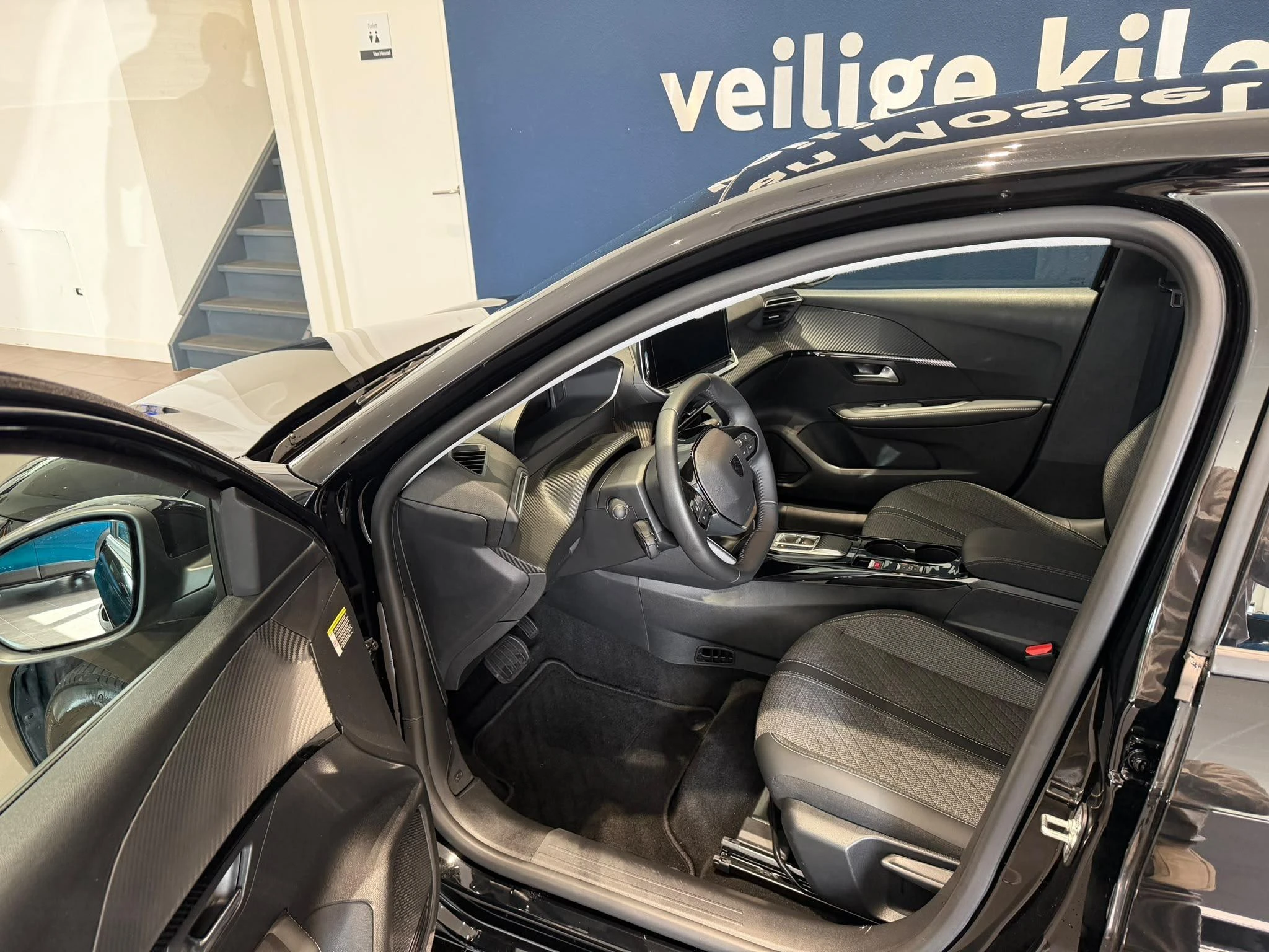 Peugeot-208-image-7