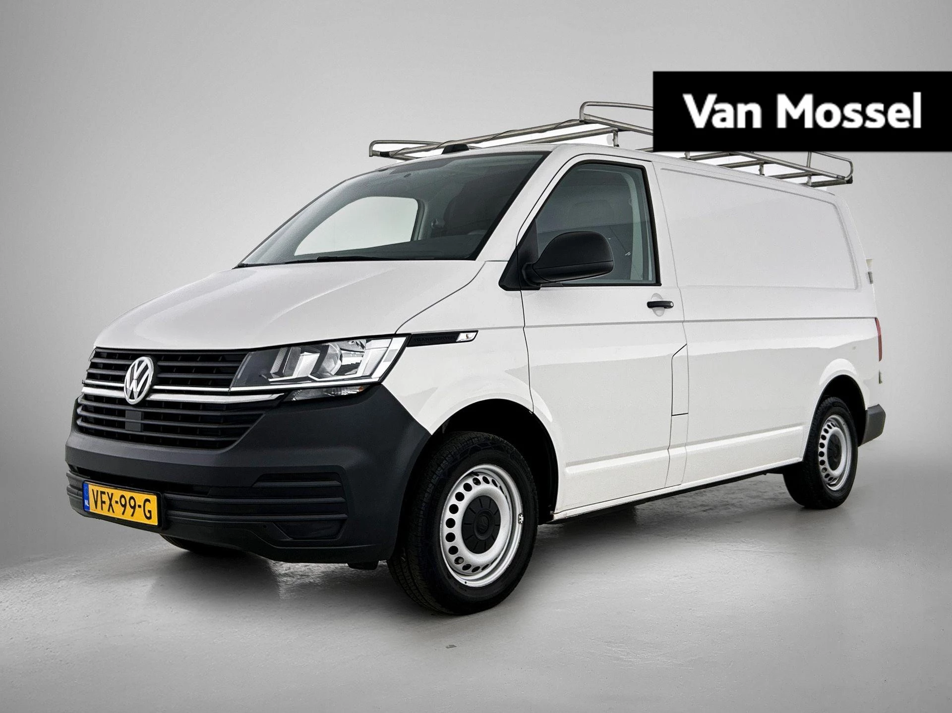 Volkswagen-Transporter-image-0