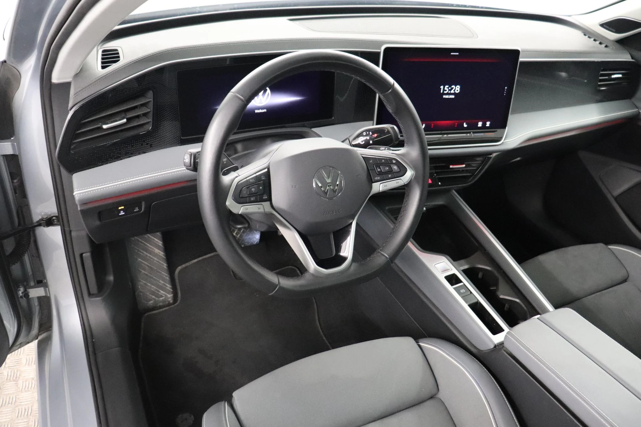 Volkswagen-Passat-image-13