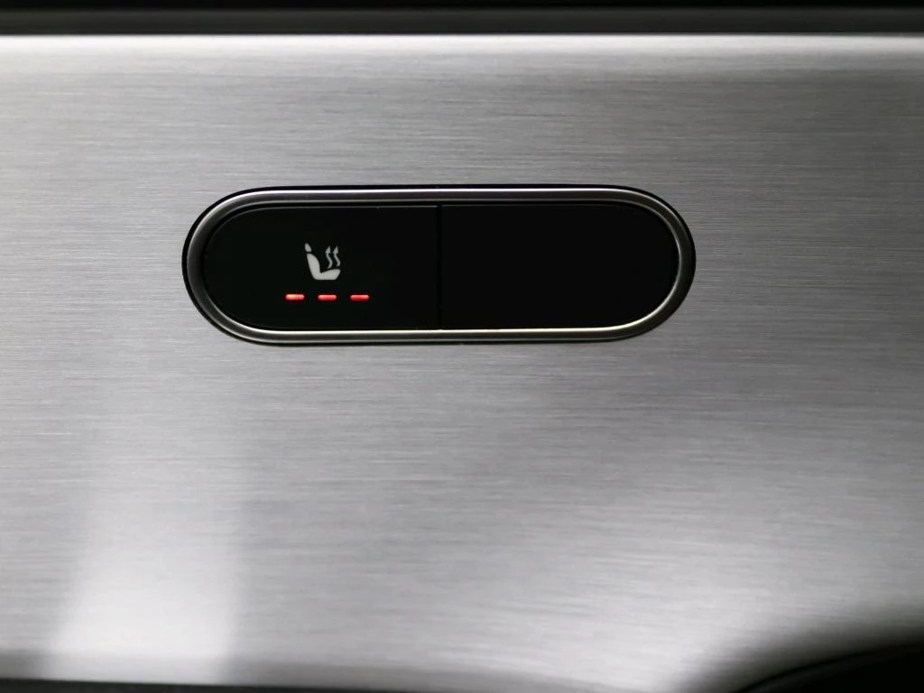 Mercedes-Benz-CLA-image-9