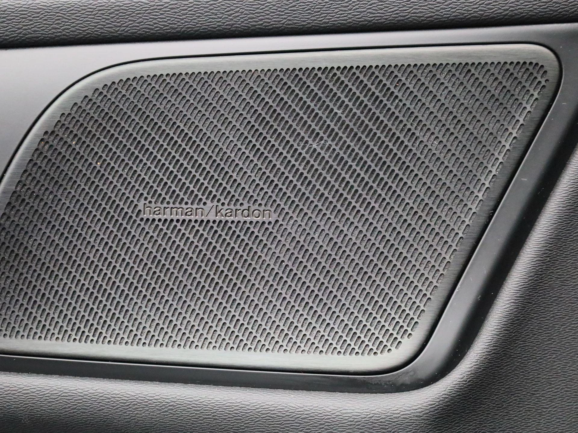 Volvo-S60-image-27