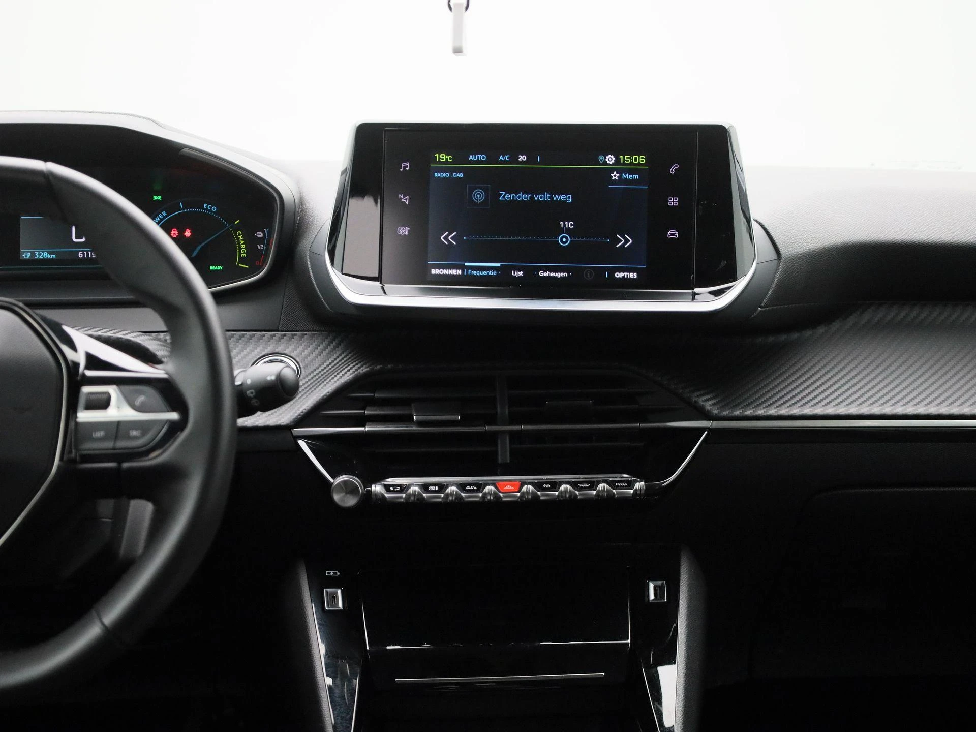 Peugeot e-208 - 9