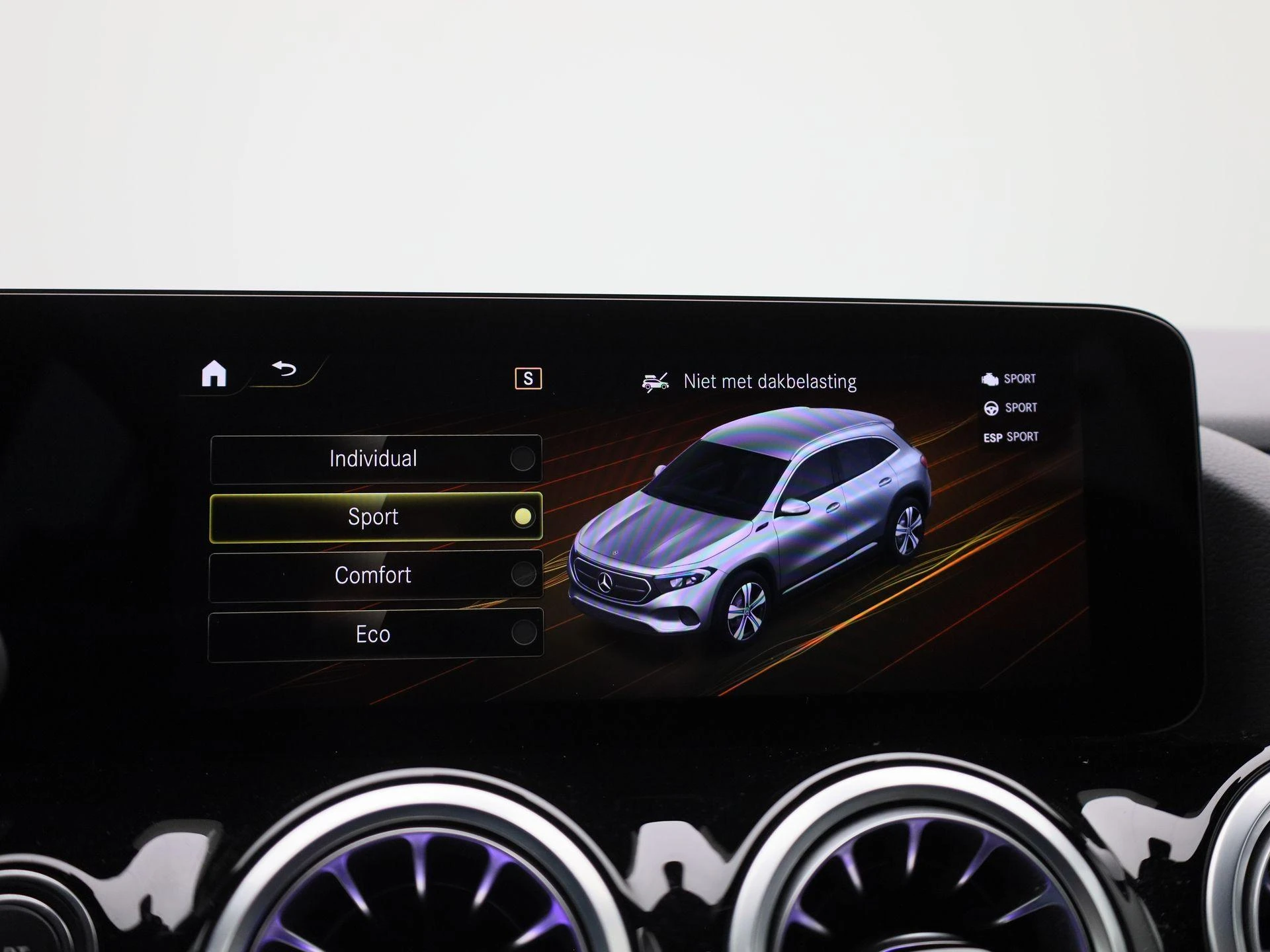 Mercedes-Benz-EQA-image-25