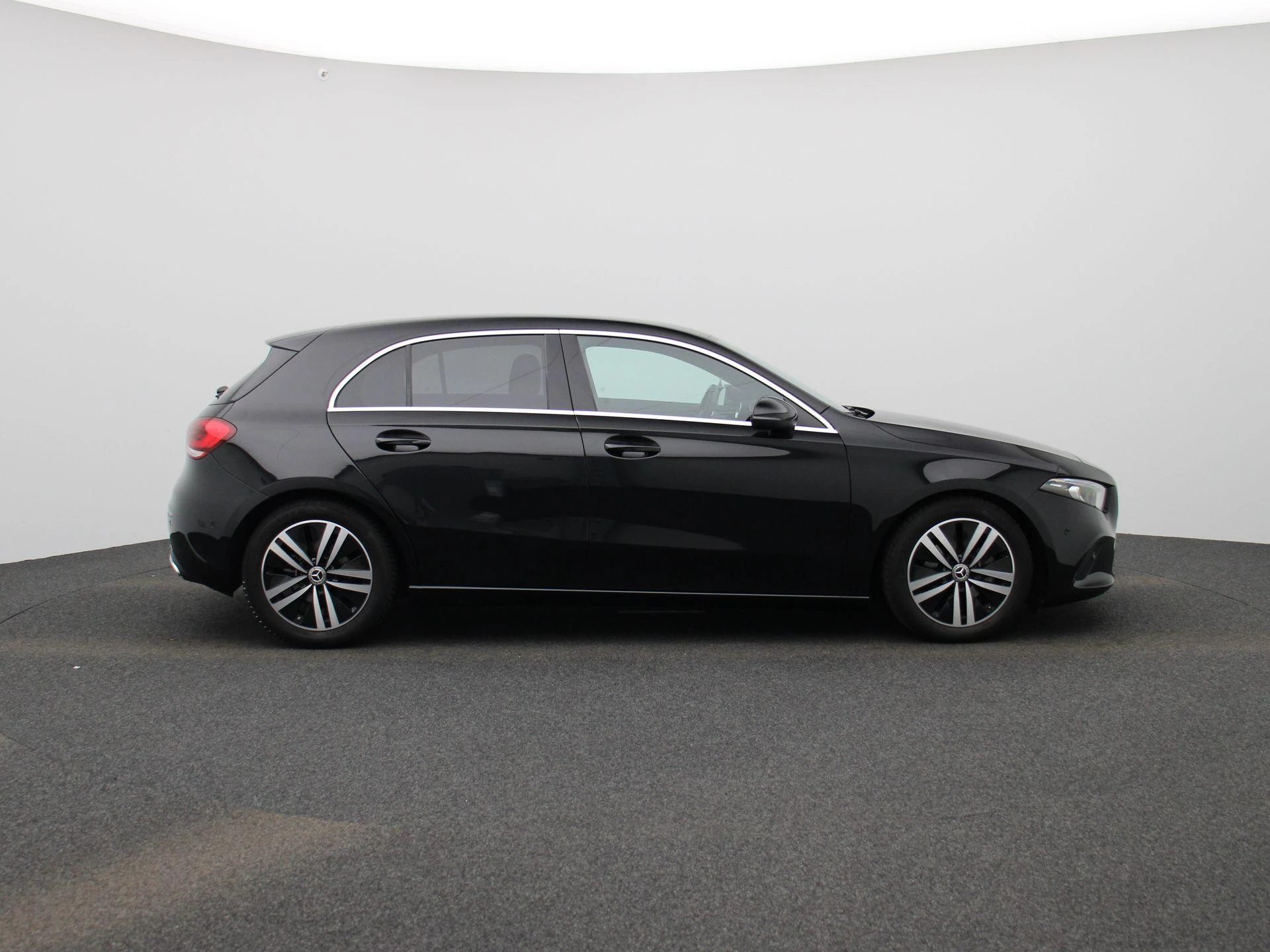 Mercedes-Benz-A-Klasse-image-5