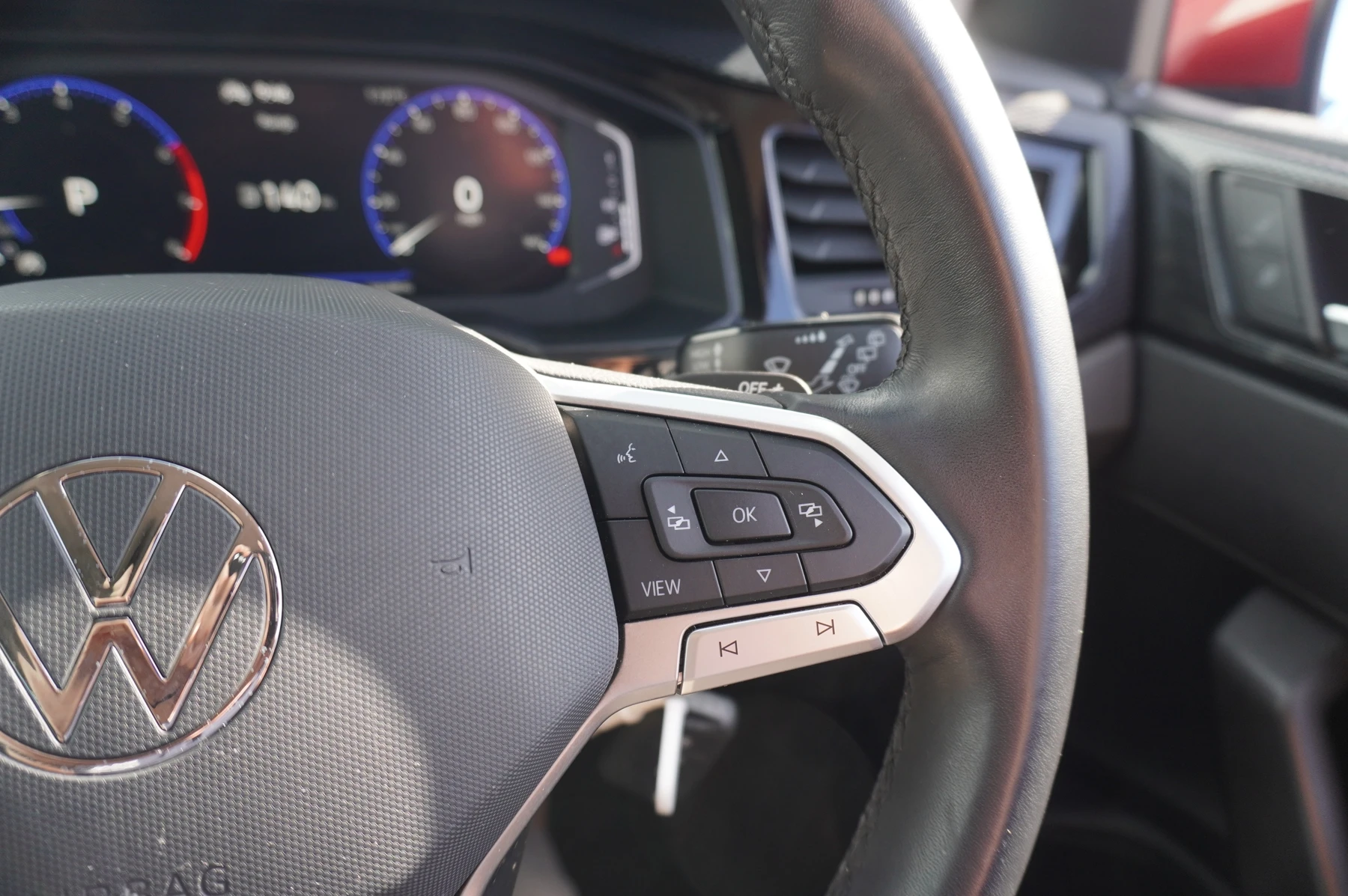 Volkswagen-Polo-image-18