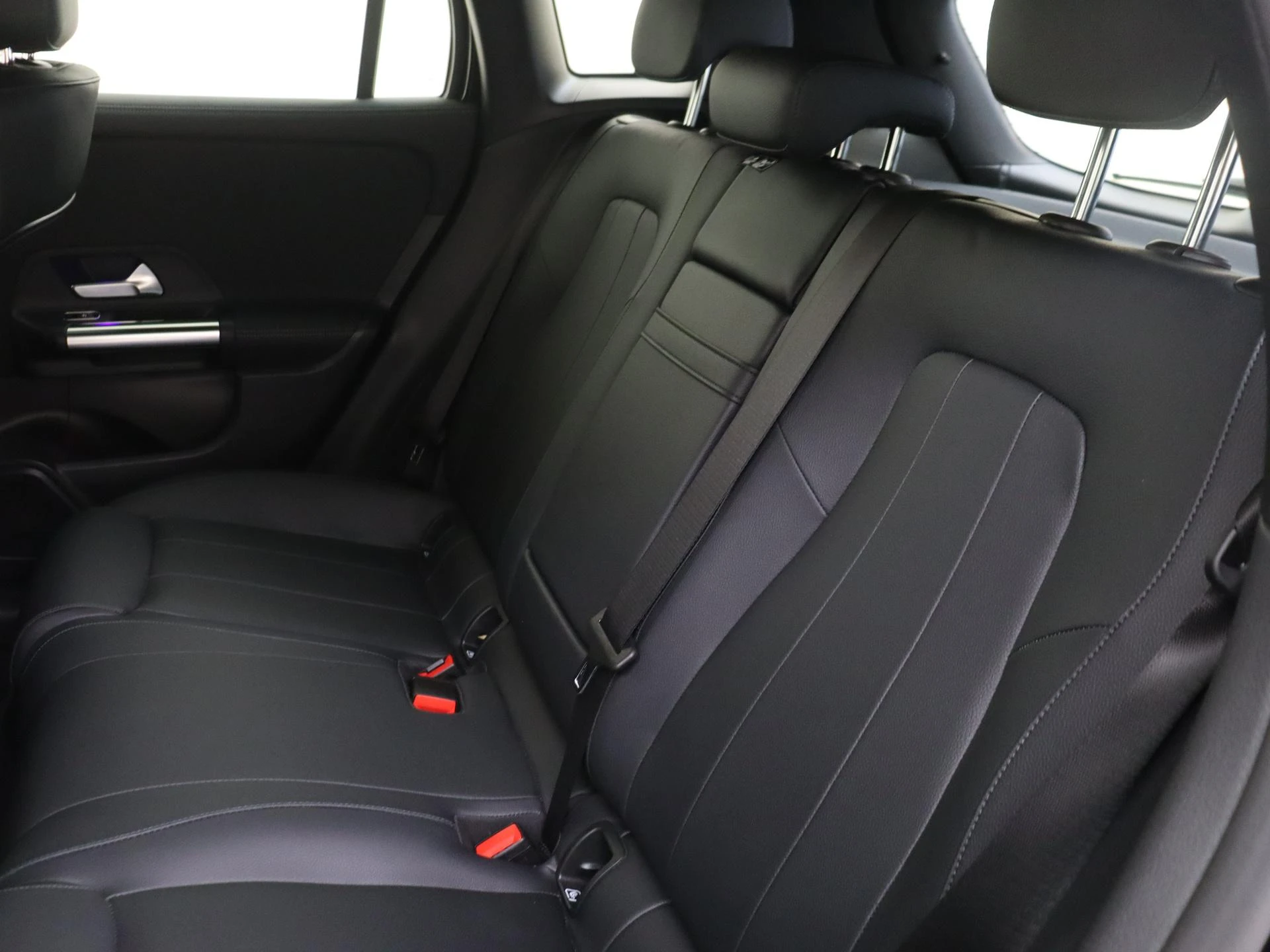 Mercedes-Benz-EQA-image-15