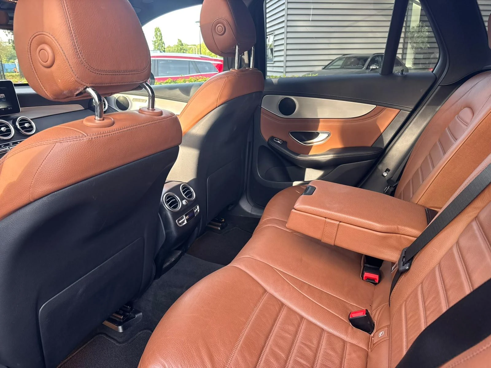 Mercedes-Benz-GLC-image-11