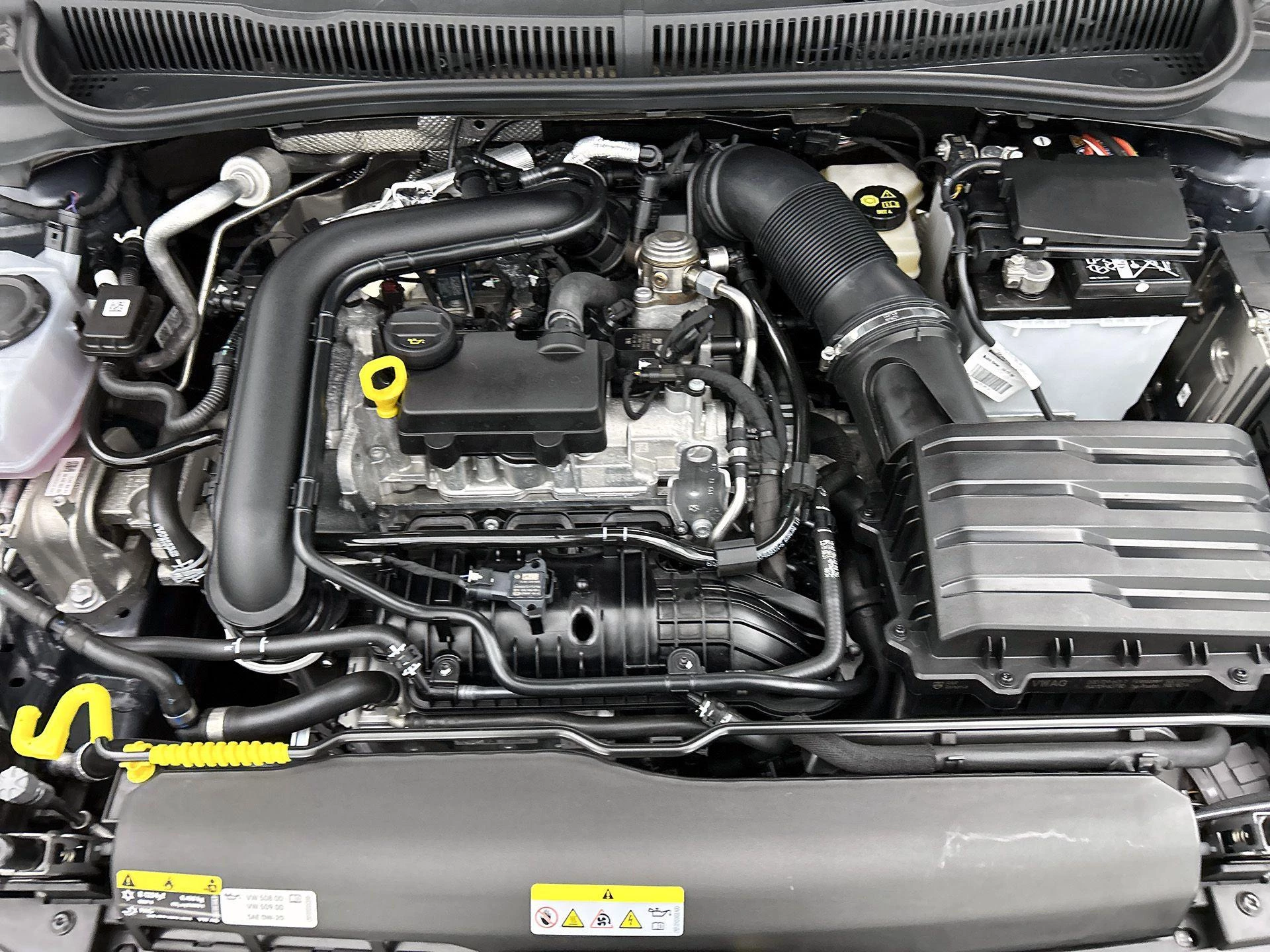 Volkswagen-Polo-image-33