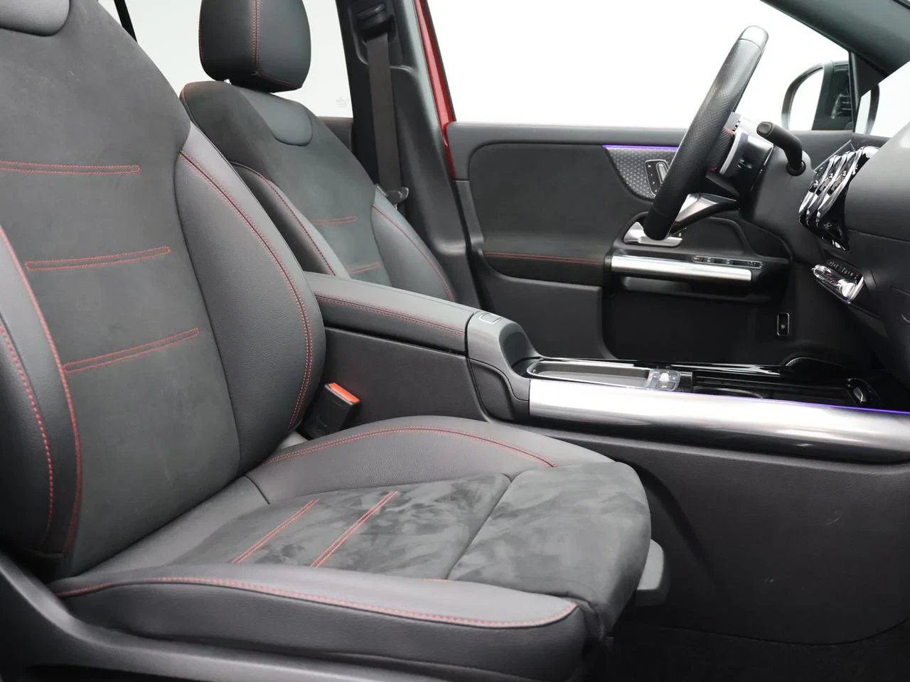 Mercedes-Benz-GLA-image-8
